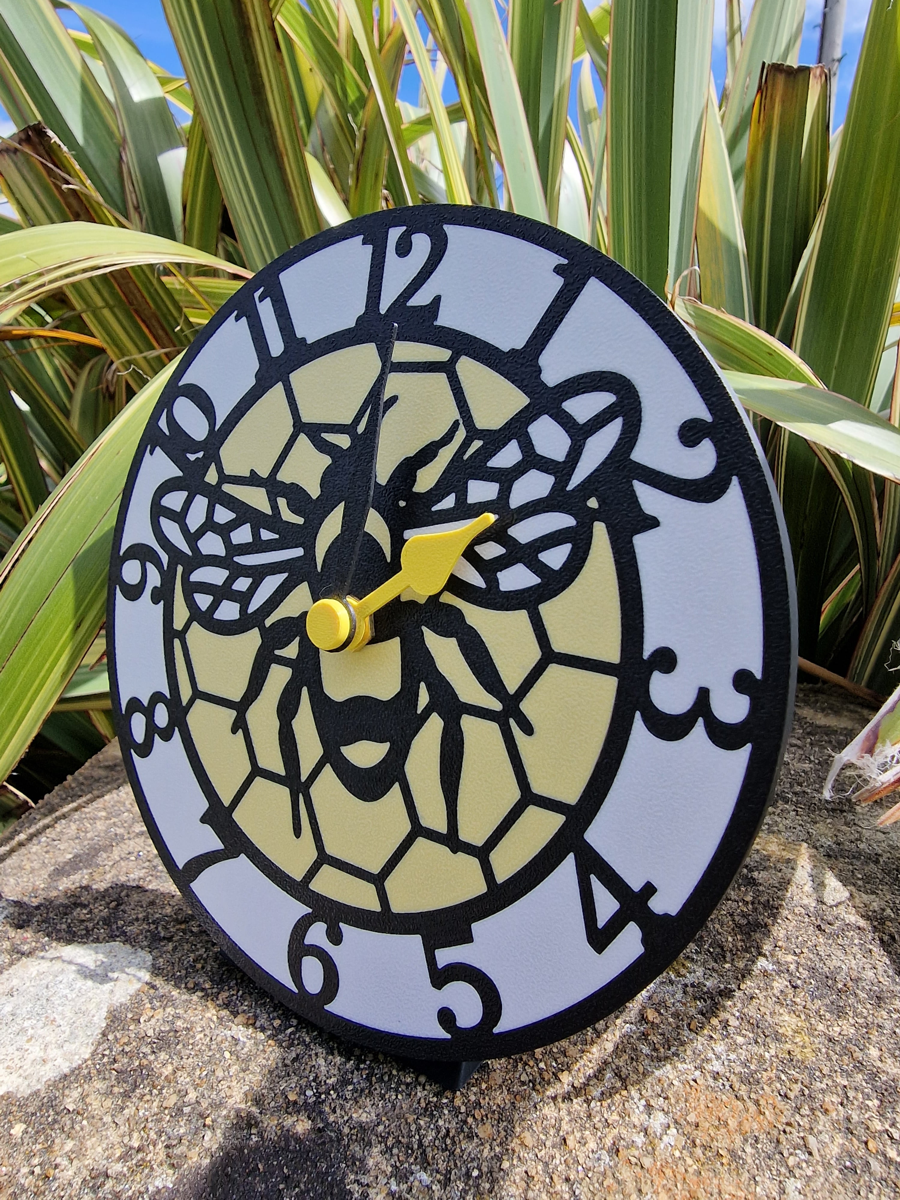 Honey Bee Desktop Clock 3d model