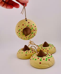 Holiday Kiss Cookie Ornaments 3d model