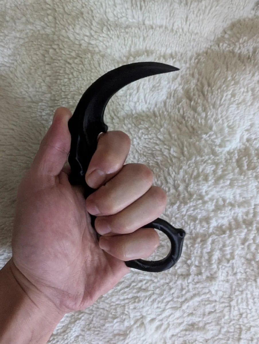 Bone Karambit – Fidget Sculpture 3d model