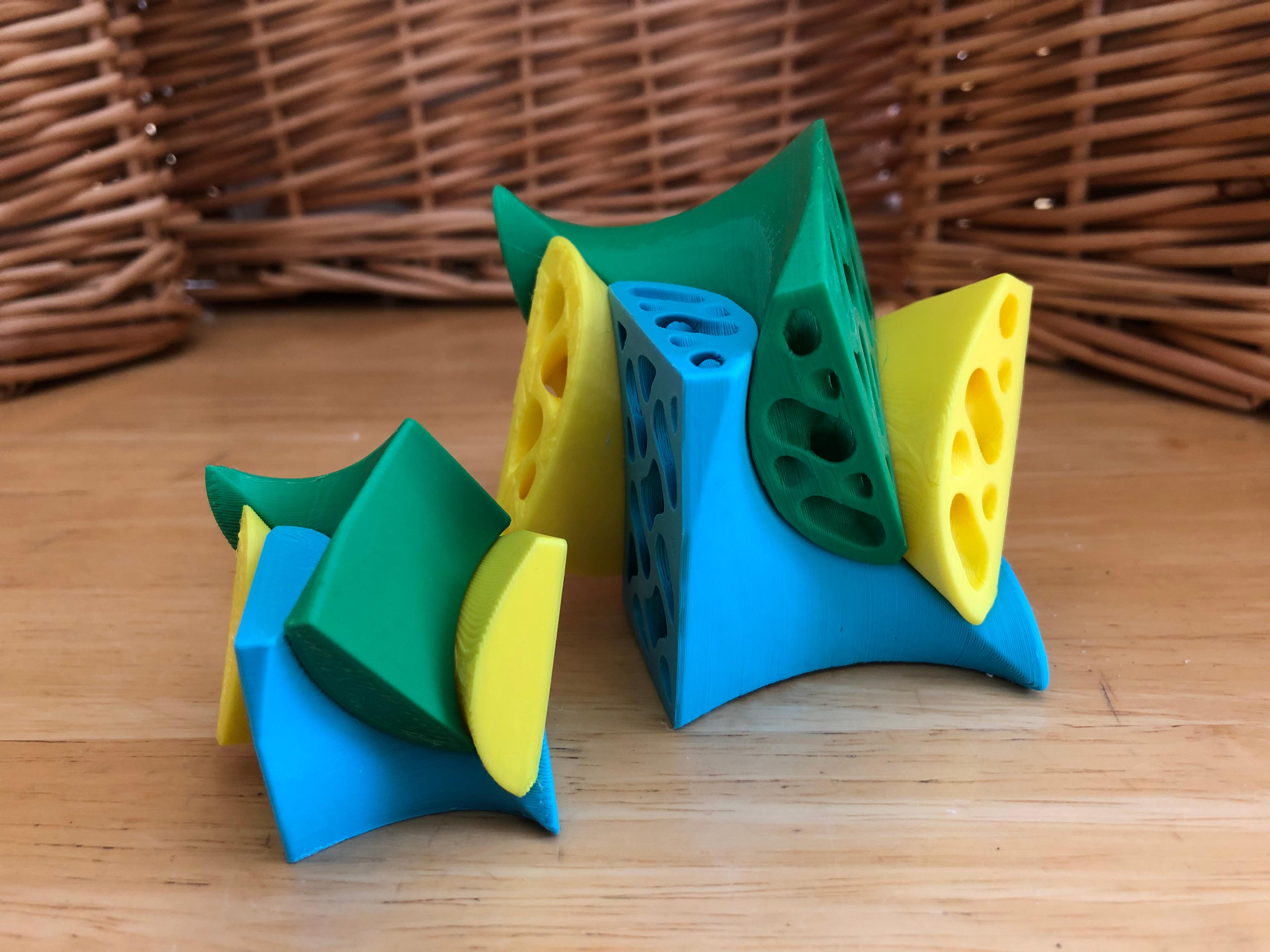 Triple Twist Cube (gyroid) 3d model