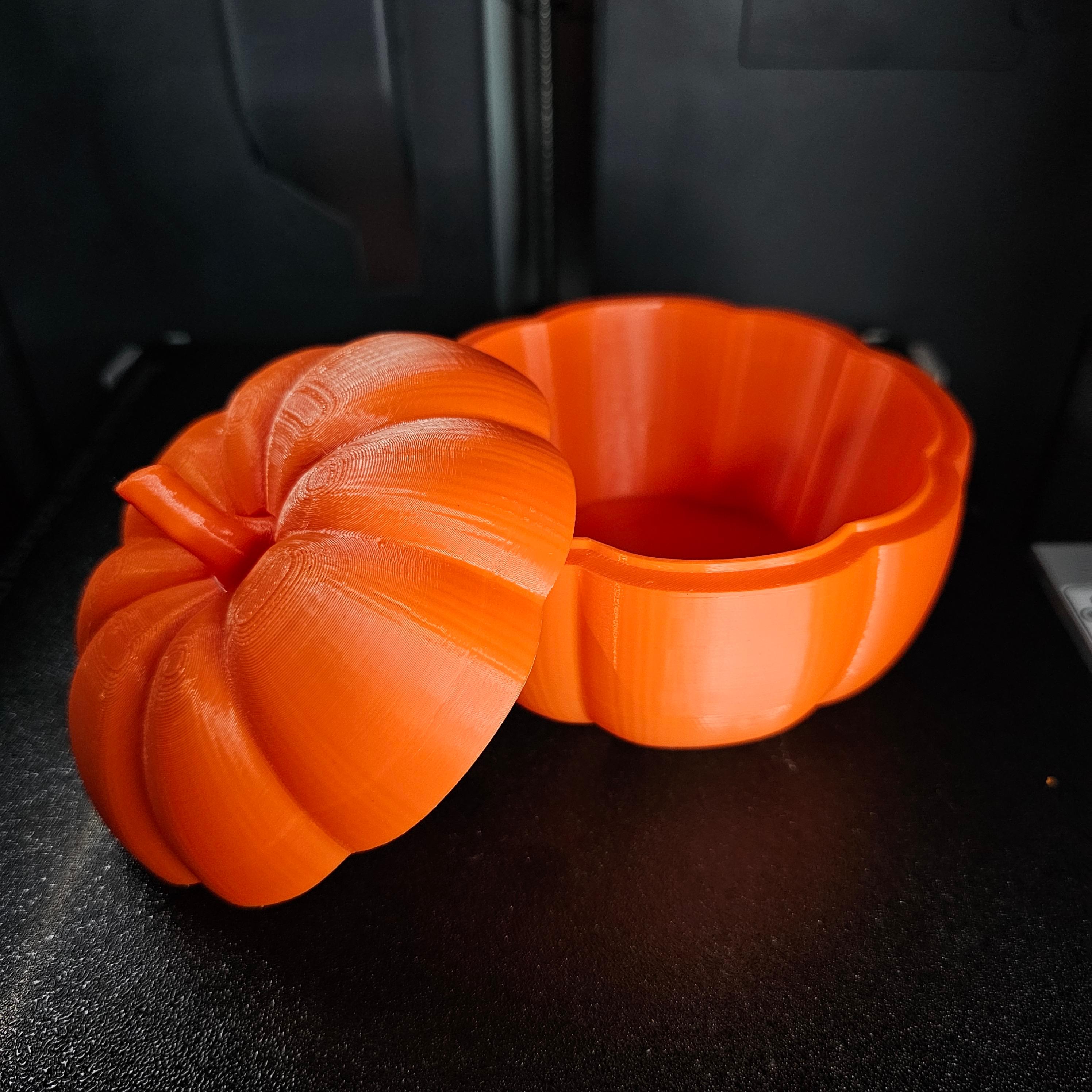 Pumpkin Stash with Lid 3d model