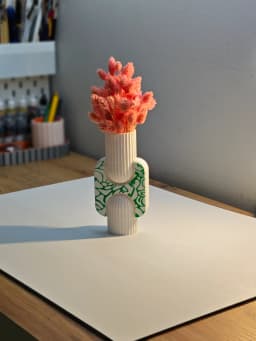 Minimalist Color Vase 3d model