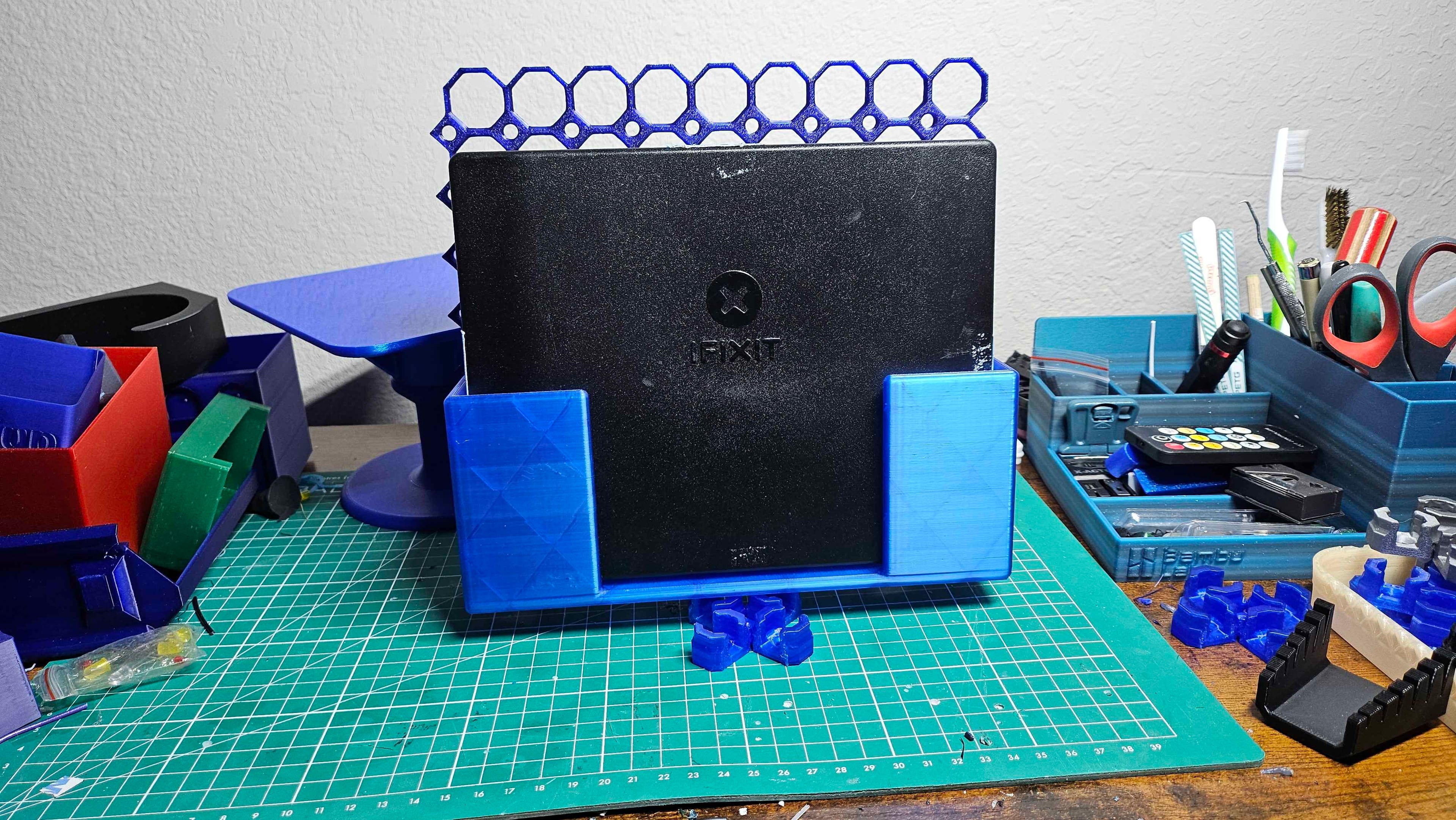 iFixit Manta Kit Multiboard Mount 3d model