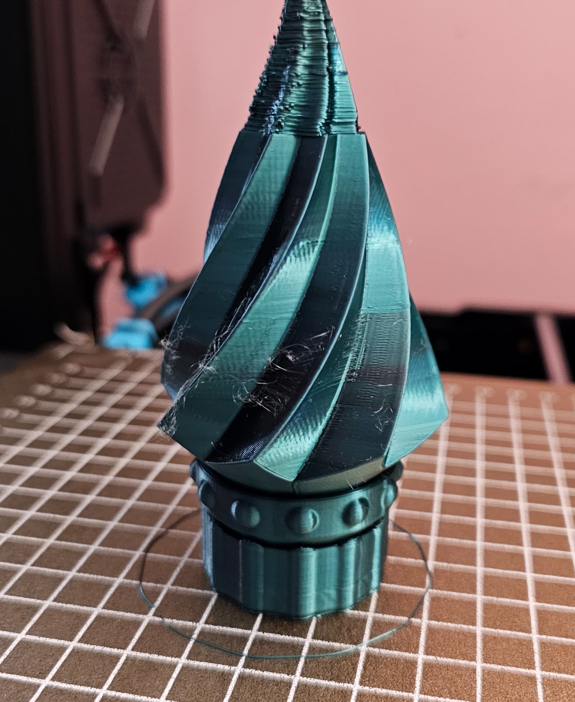 It was printing really well until the tree portion started wobbling at around 90% complete.
3 of the 4 outer gears moved freely, took a bit of persuasion to get the last one working.
Figured I'd post the make anyway.
Might try again and use glue stick to ensure it stays firmly anchored to the PEI sheet while printing.