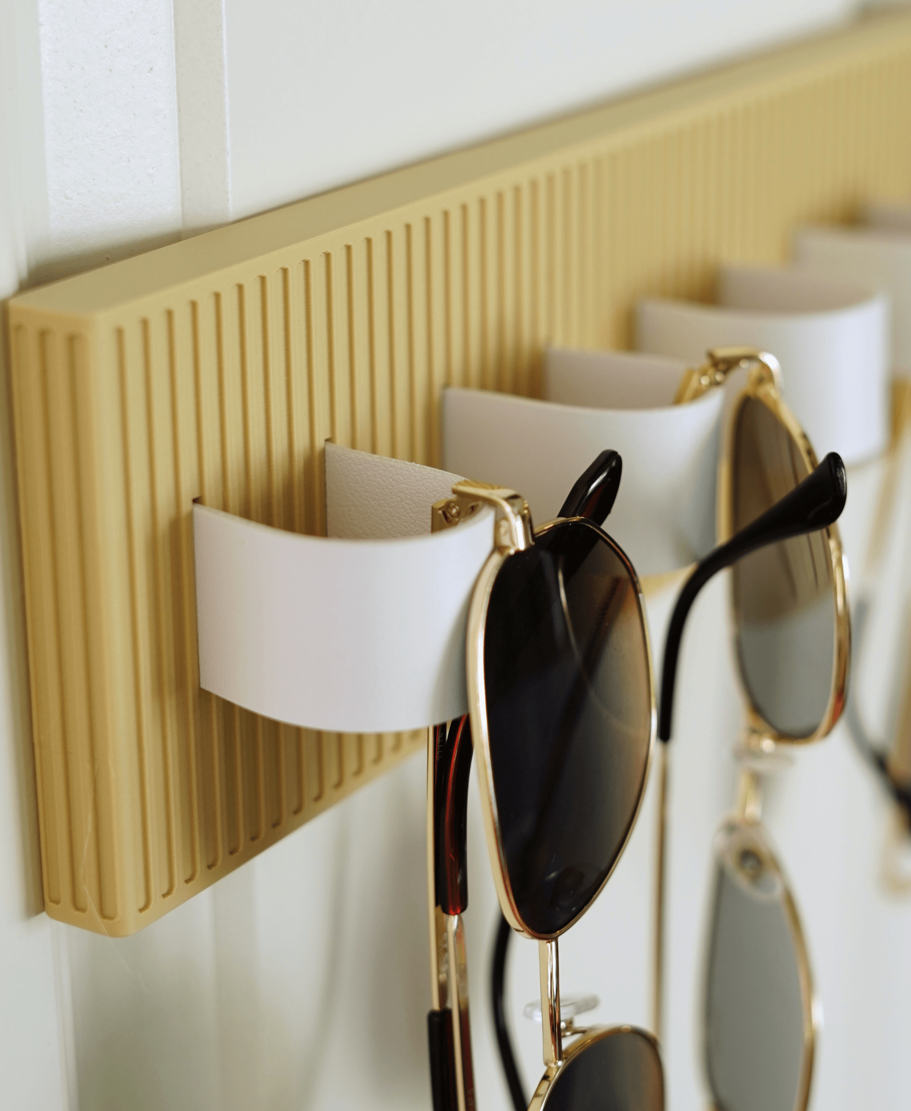 Laro Glasses Hanger 3d model