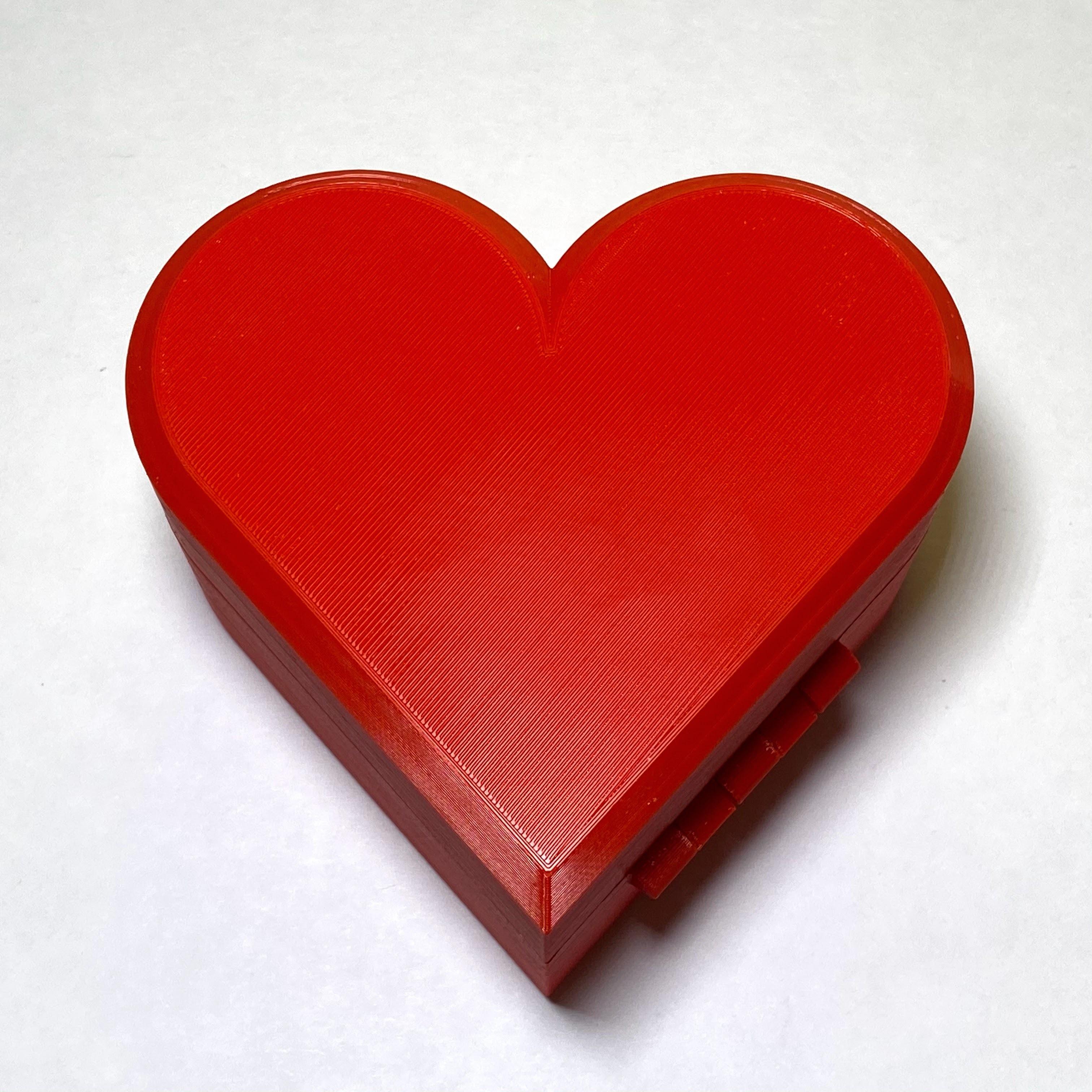 Valentines Day Heart Box w/Print in Place Hinges - Heart Shaped Gift Box 3d model