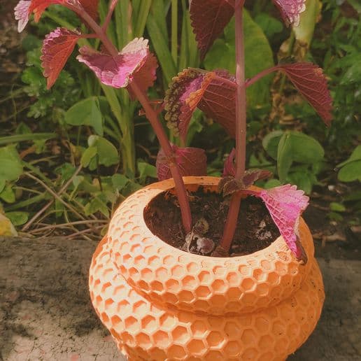 Honeycomb bee fountain 3d model