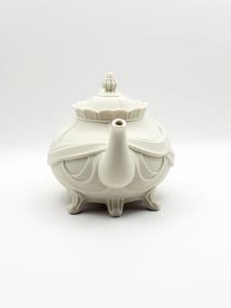 Ceramic Tea Pot with lid 3d model