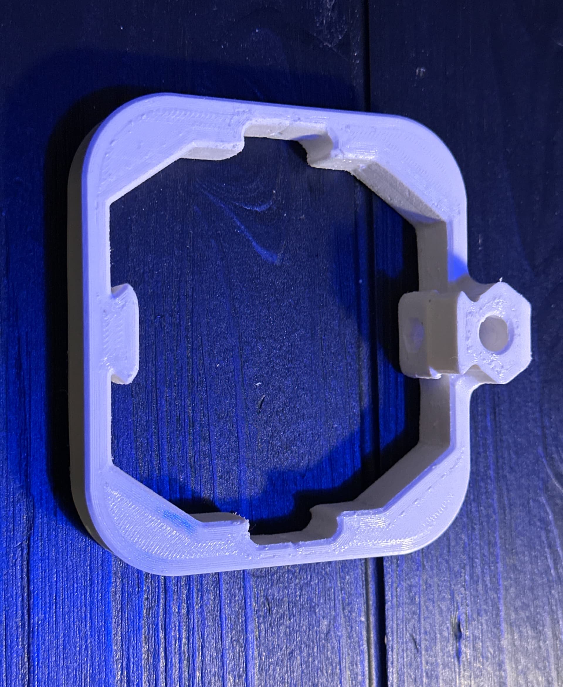 Great design!
The only issue I have encountered is that the internal dimensions might need a bit more tolerances, it is impossible for me to fit the piece fully onto my light even after some sanding of the inner faces, it is just a tad too tight.