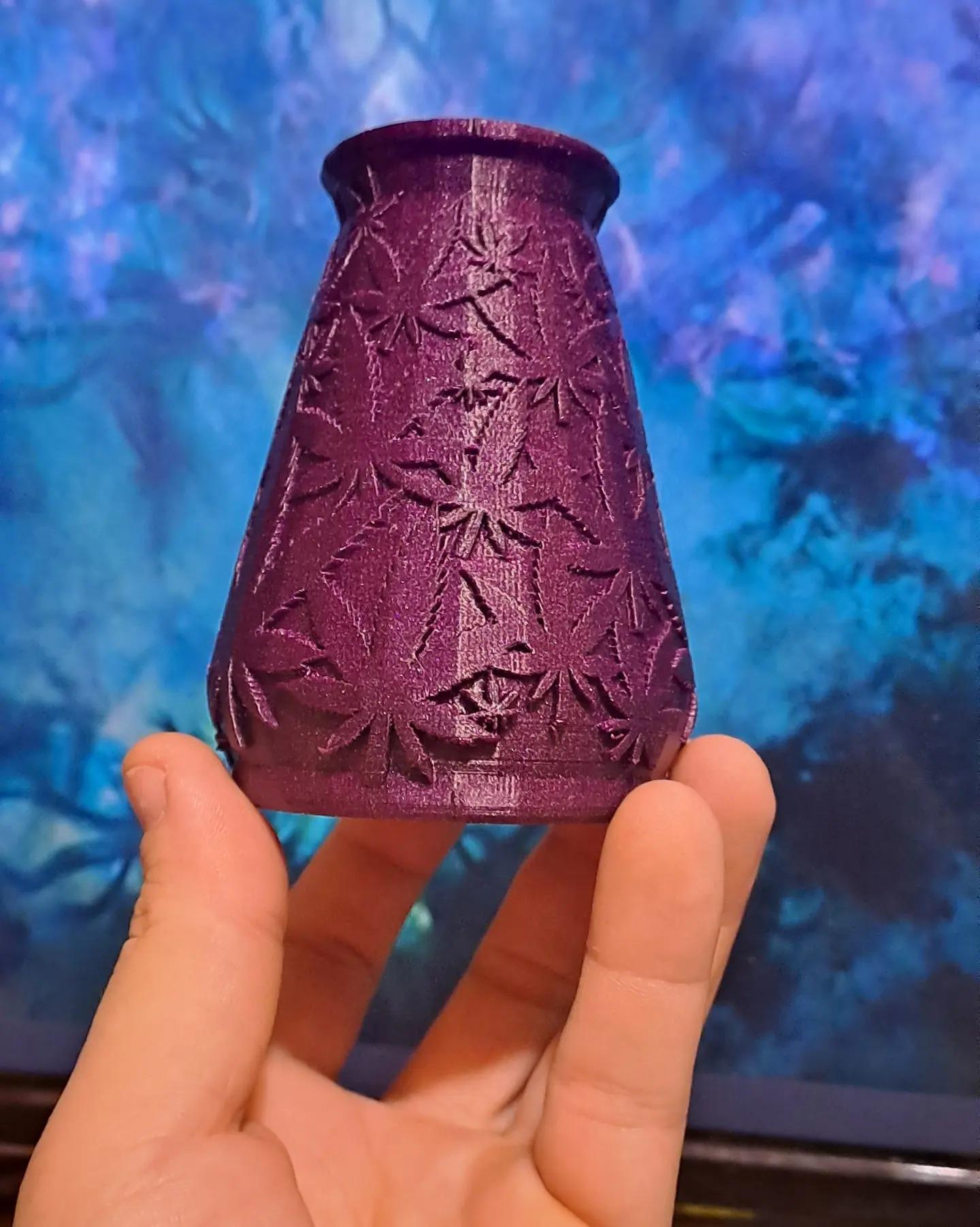 Cannabis Vase.stl 3d model