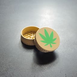 Toothless Grinder Cannabis Leaf for Herbs, Spices and Marijuana 3d model