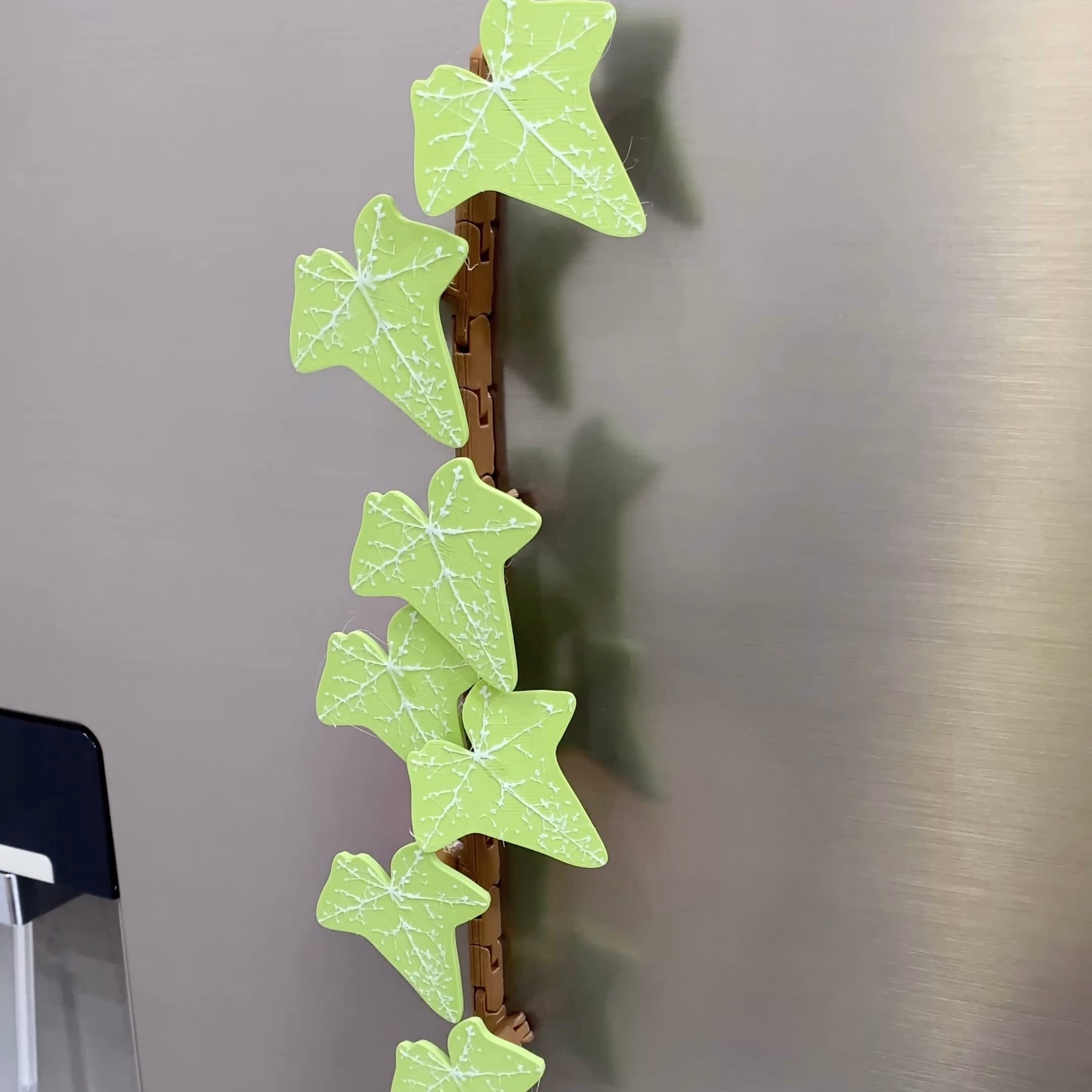 My make
https://kady3dprinting.com/model/3d-printed-magnetivy---english-ivy-fridge-magnet-with-articulating-stems
