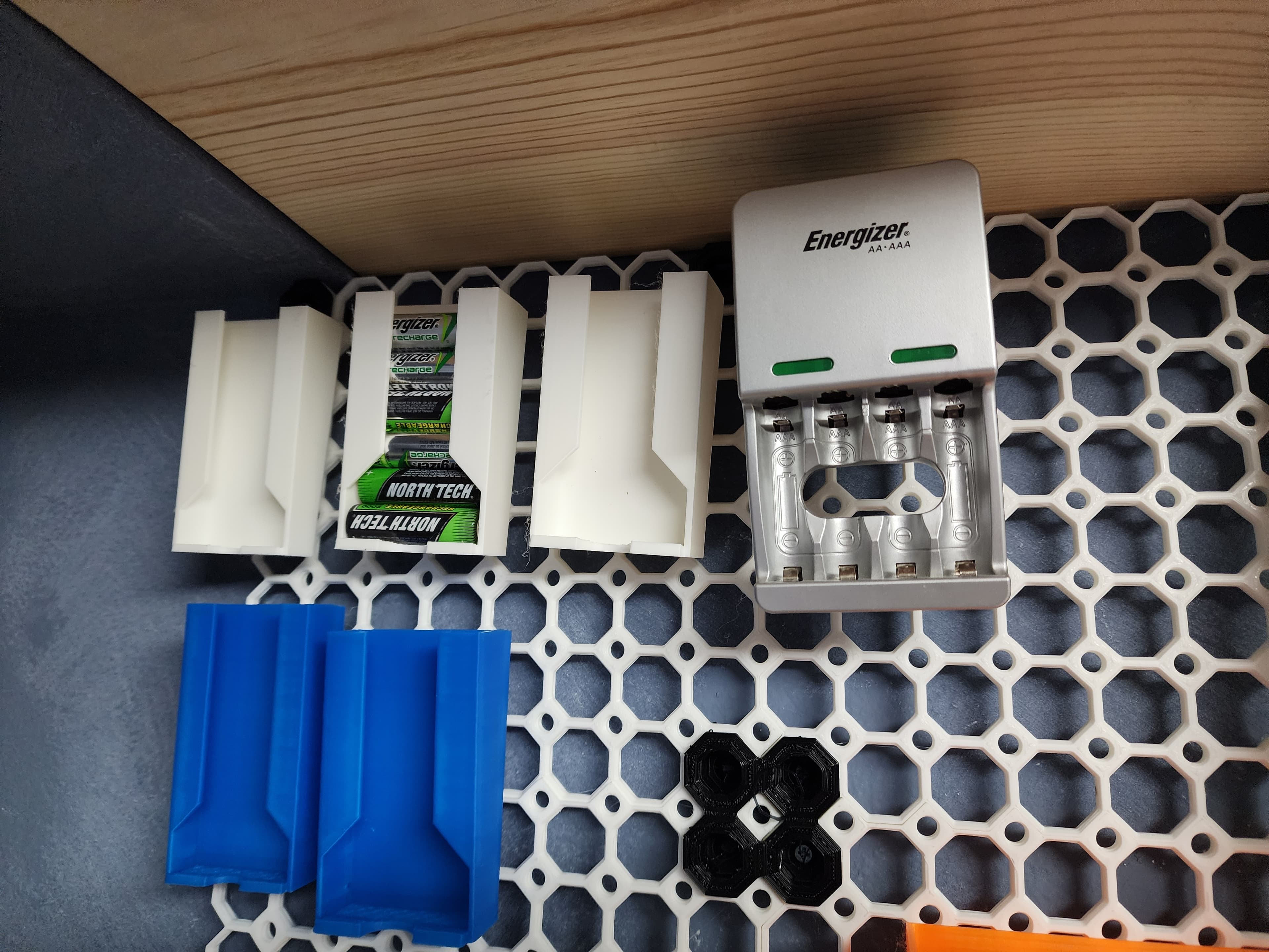Multiboard Wall Plug Mount (US) - 3D model by ne2000 on Thangs