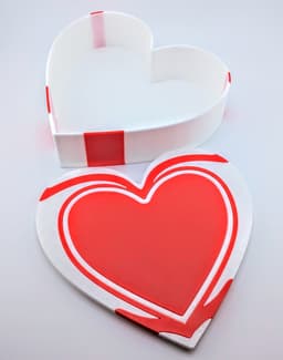 Dual Color Heart Box (Traditional Lid) 3d model