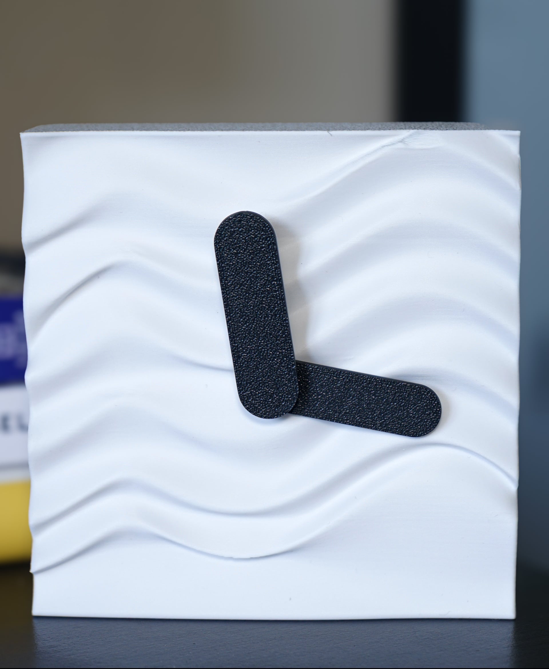 Tidal - The Wave Desk Clock 3d model