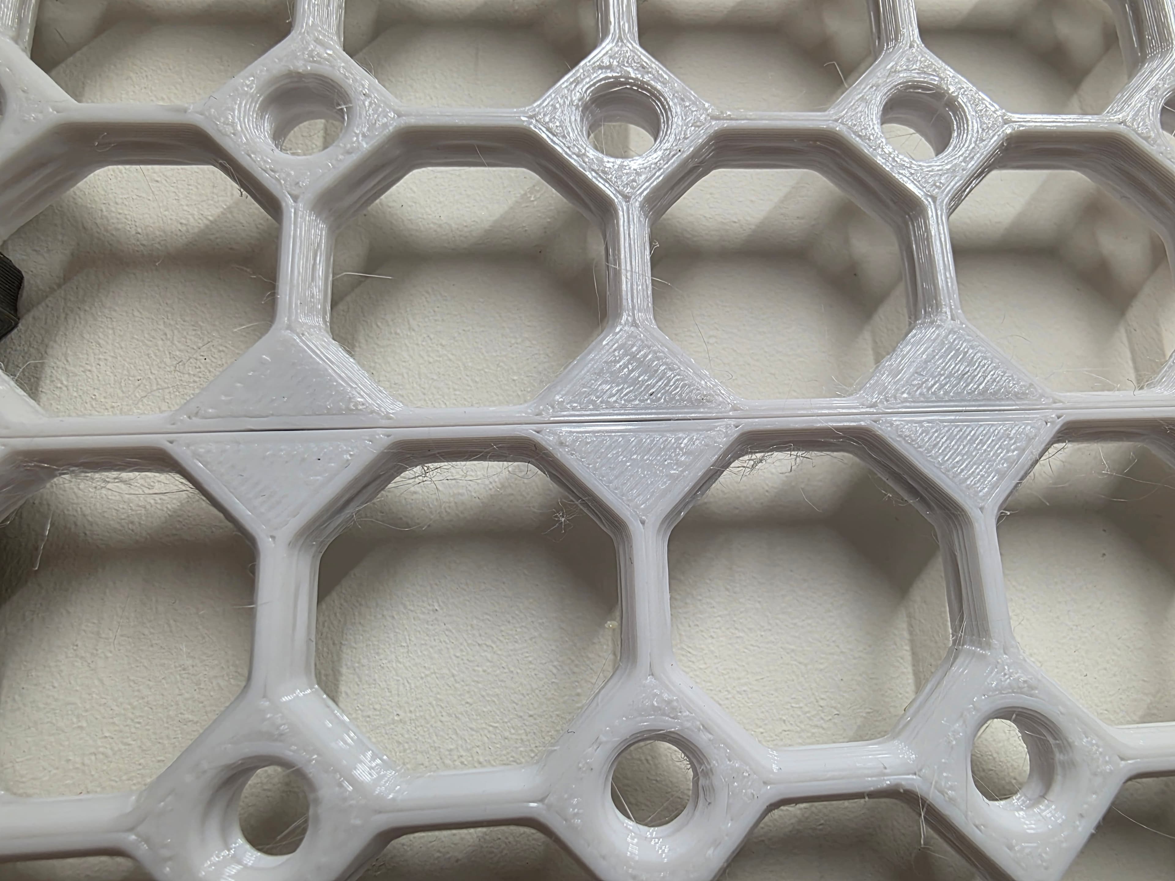 Isue with new tiles, that have small hole near border. Dual clip doesn't go all the way in because attachment hole has different shape.