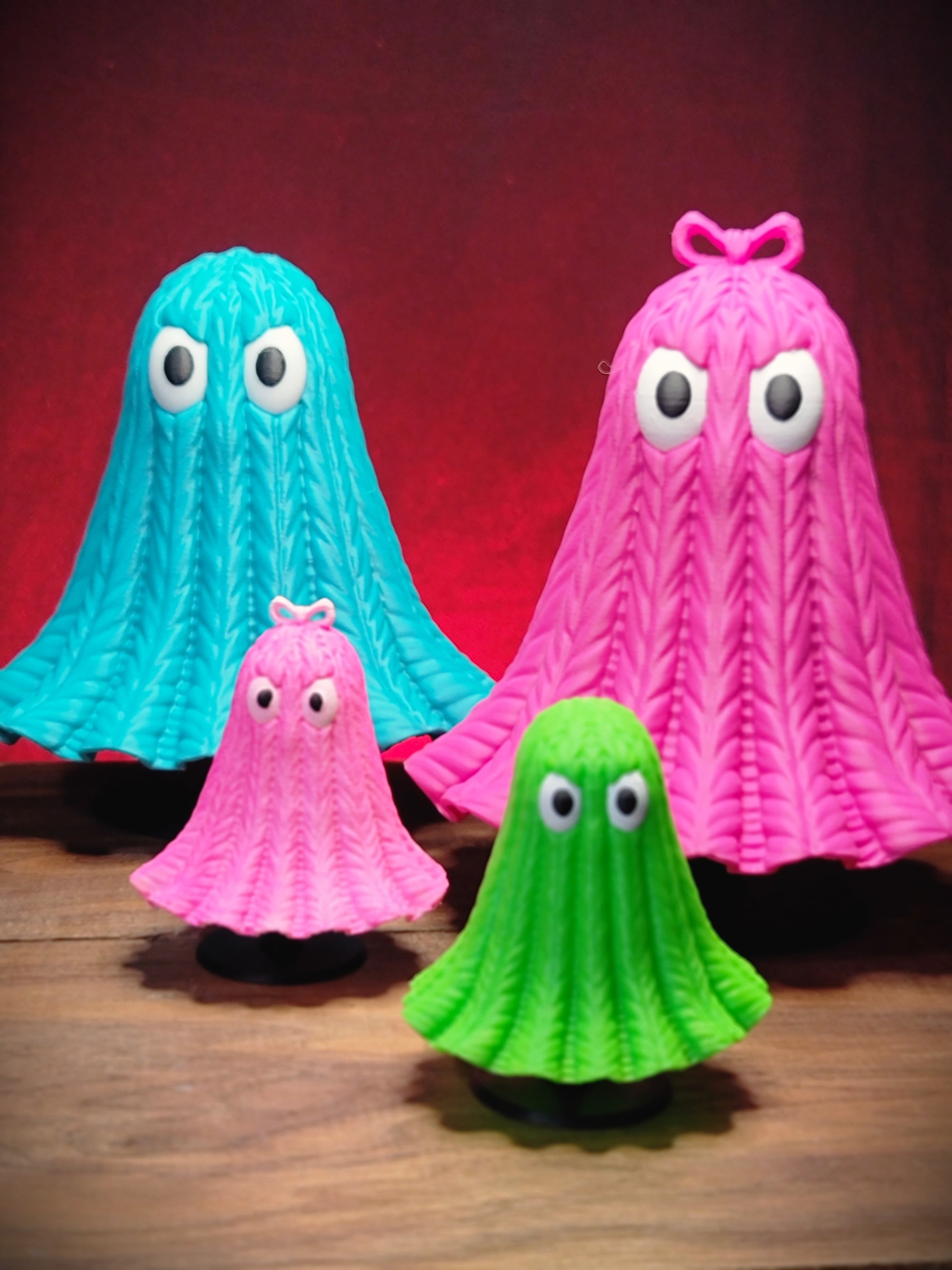 Knitted Ghost Bobblehead 3d model