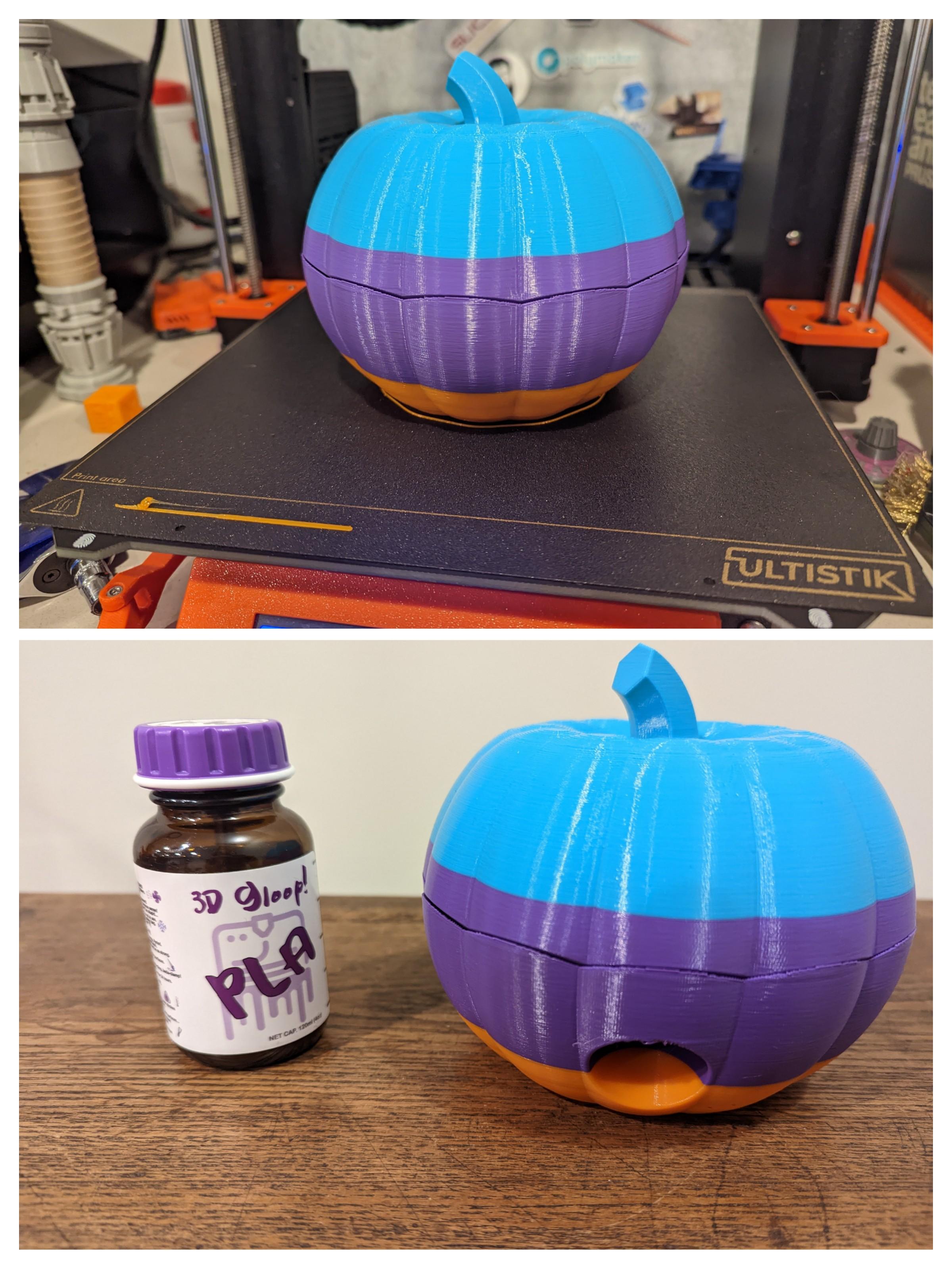 Geared Pumpkin Candy Dispenser - #Overture3D Orange PLA
@Polymaker_3D PolyLite Purple PLA
#AmericanFilament Teal AF PLA

(Gloop and Printer for scale) - 3d model