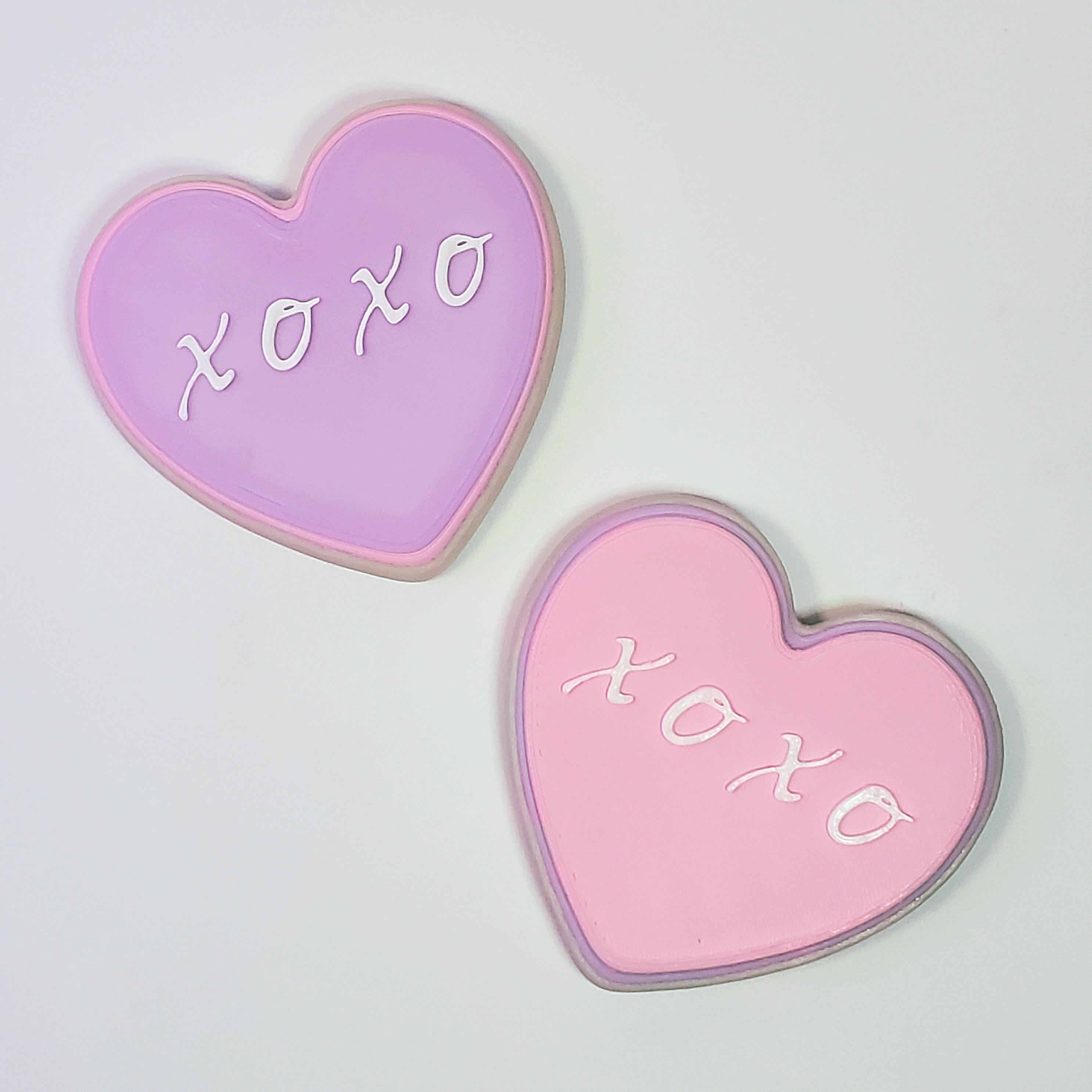 'XOXO' Heart-Shaped Shortbread Cookie with Royal Icing for Valentine's Day :: Delicious Desserts! 3d model