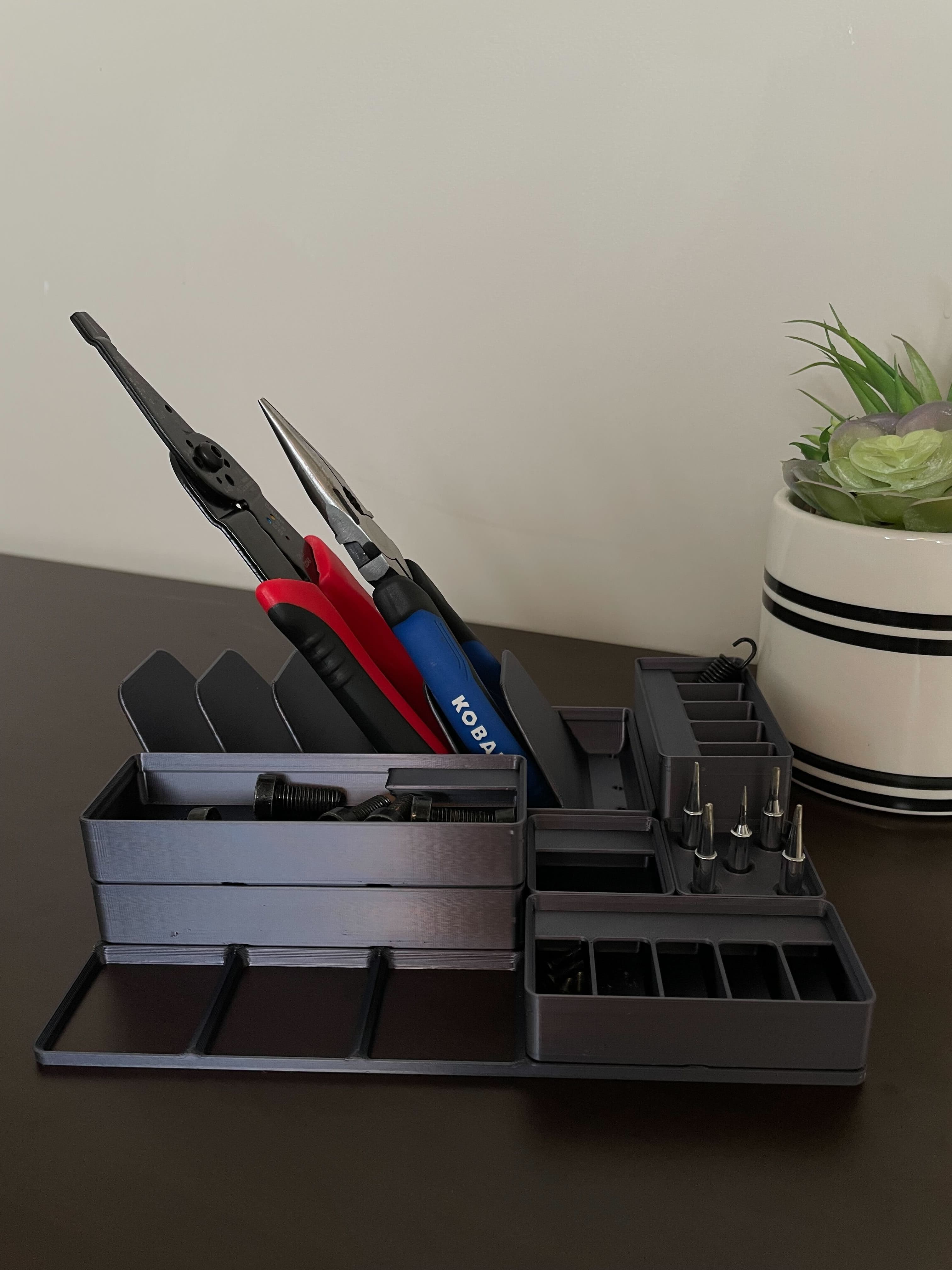 3D Printed Gridfinity (Divider Bins) by Zack Freedman