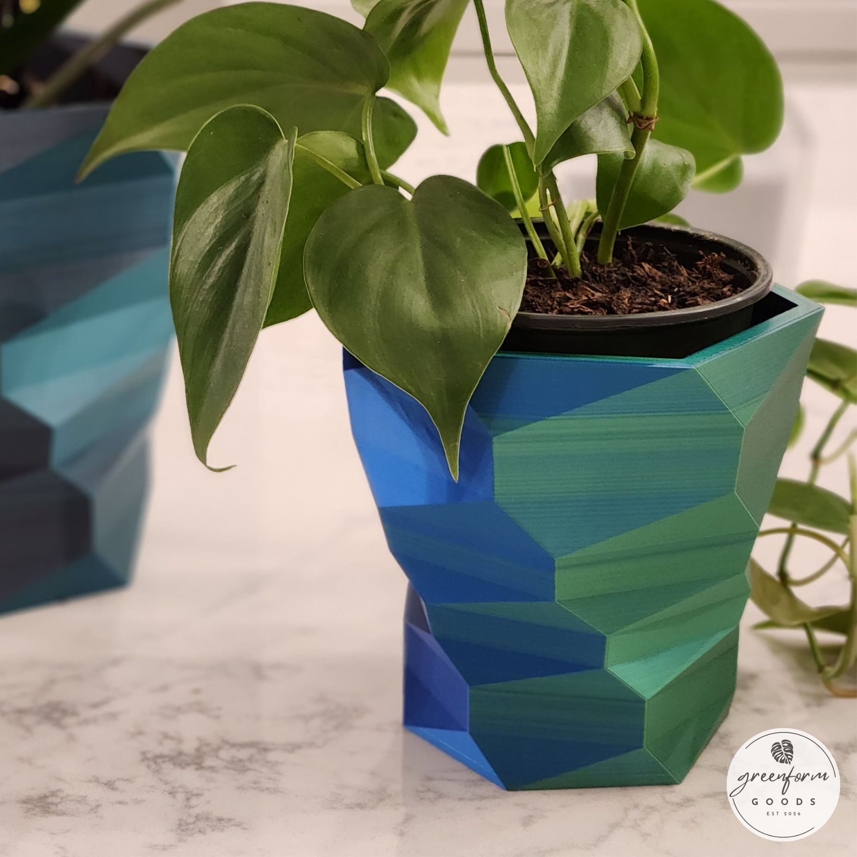 Low-Poly Twisting Planter 3d model