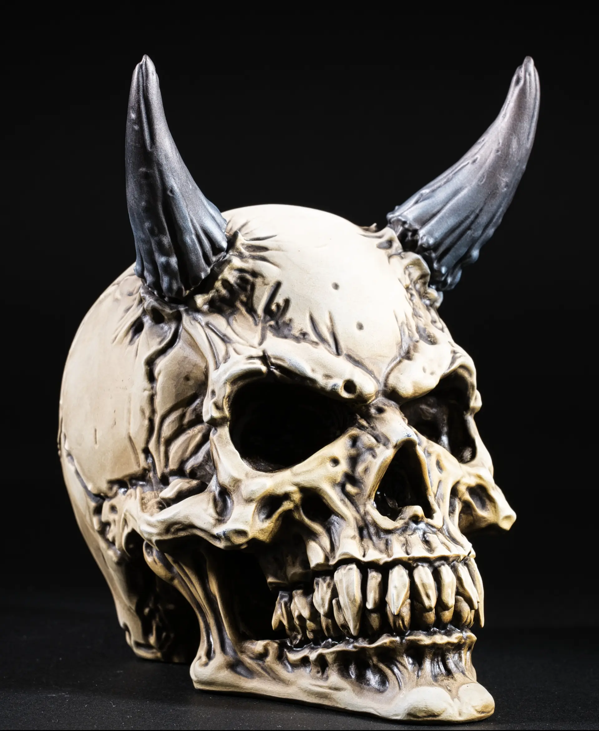 Demon Skull
Printer: Elegoo Saturn 2
Resin: Siraya Tech Navy Grey
Painted with acrylics & oils