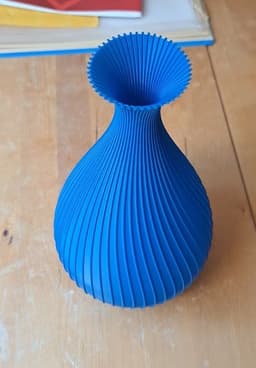 Vase with Embossed Splines 3d model