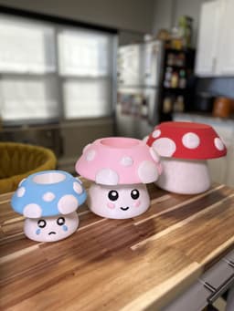 Mushroom Vase & Table: Deluxe Edition 3d model