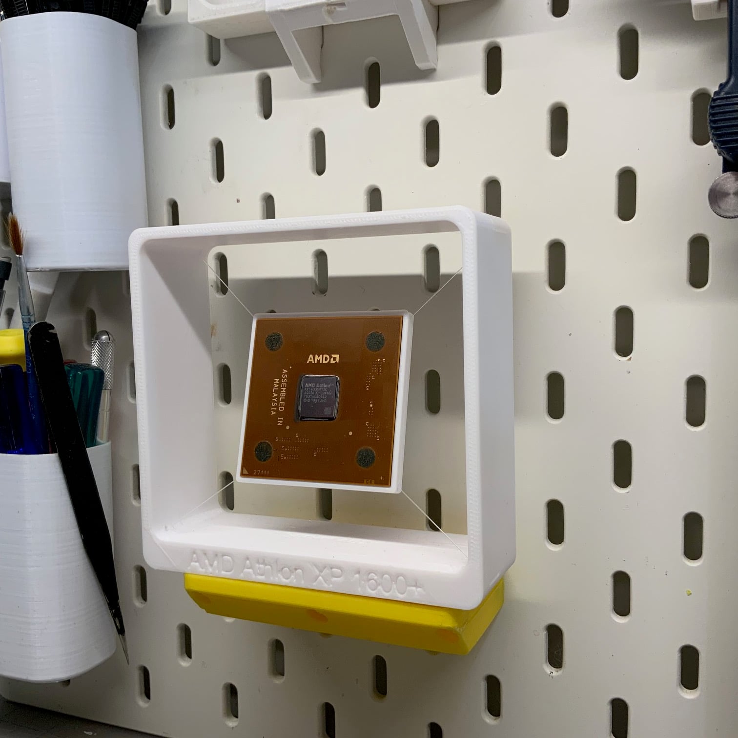CPU Floating Display v1.step 3d model