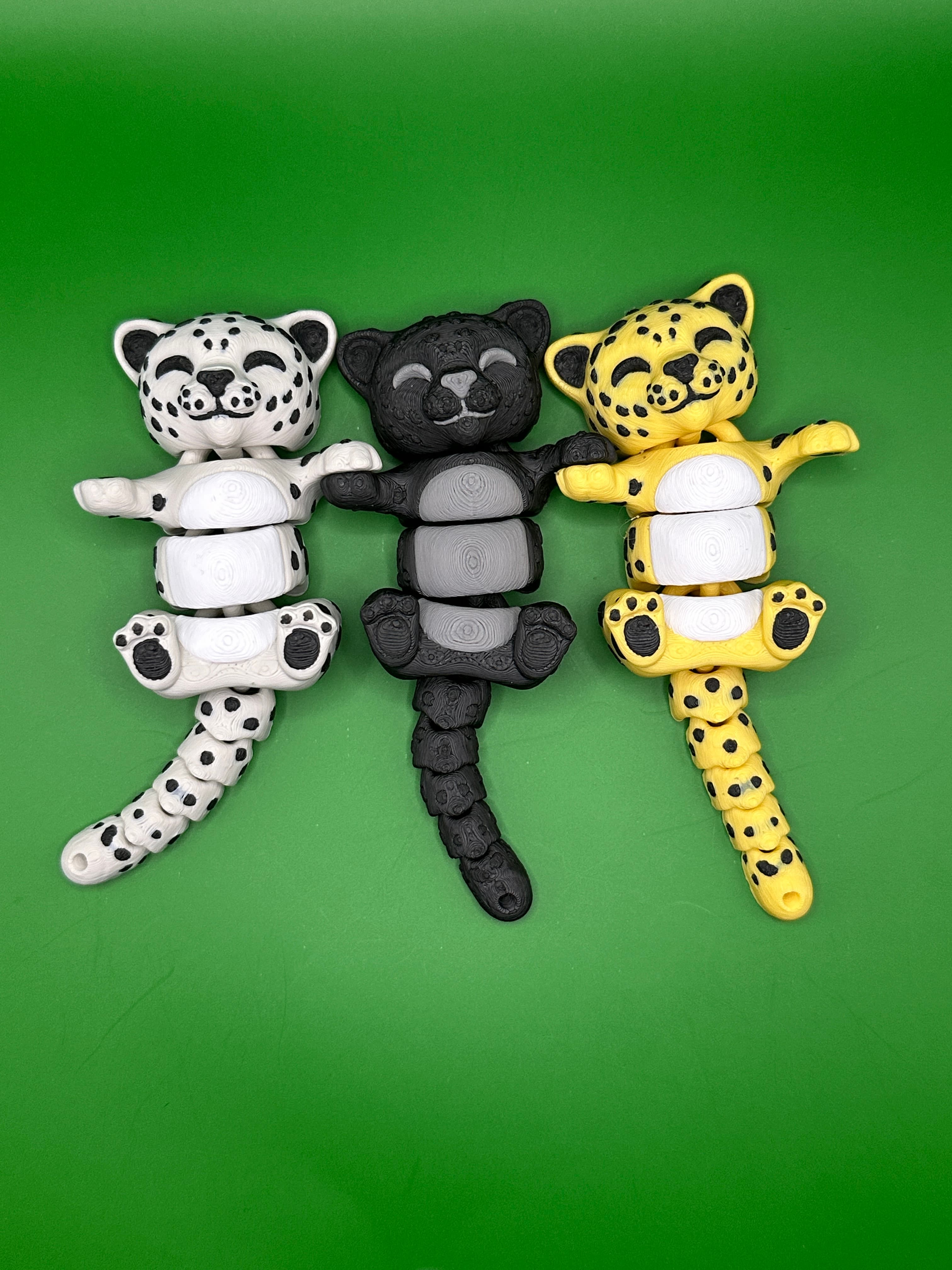 Printed on Creality K2 Plus.
My snow leopard, black panther and leopard.
I would love some more big cat versions of these - tigers and lions would be great.