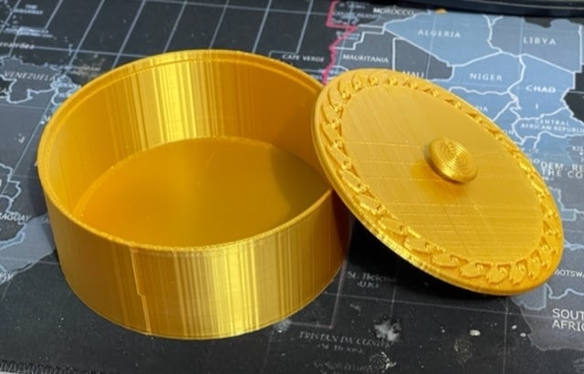 Keep sake box with lid 3d model