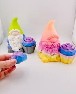 Gnome With a Cupcake Container 3d model