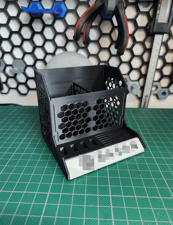 bear desk organizer - I had to blur the logo of a client to protect his privacy, but the end result is amazing =) I made this model quite a while ago but I like that it can be customized for new clients or new occasions. - 3d model