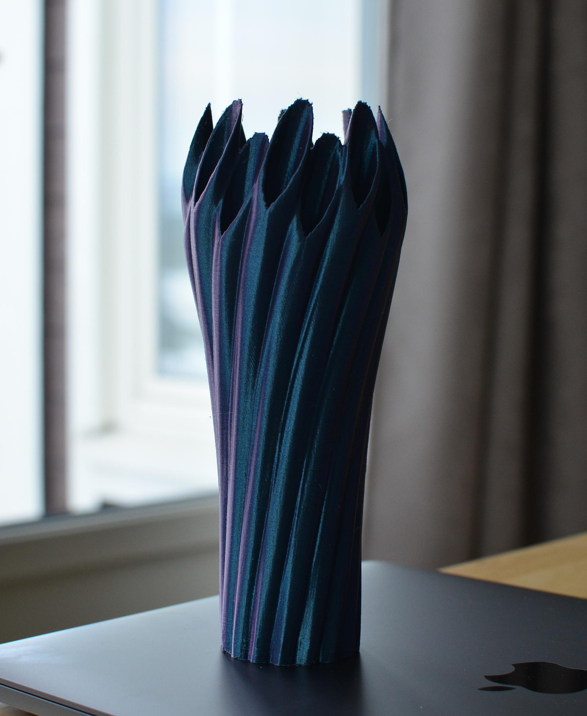 Tubes Vase - Thanks - it's actually heavier than it looks. Nice model. - 3d model