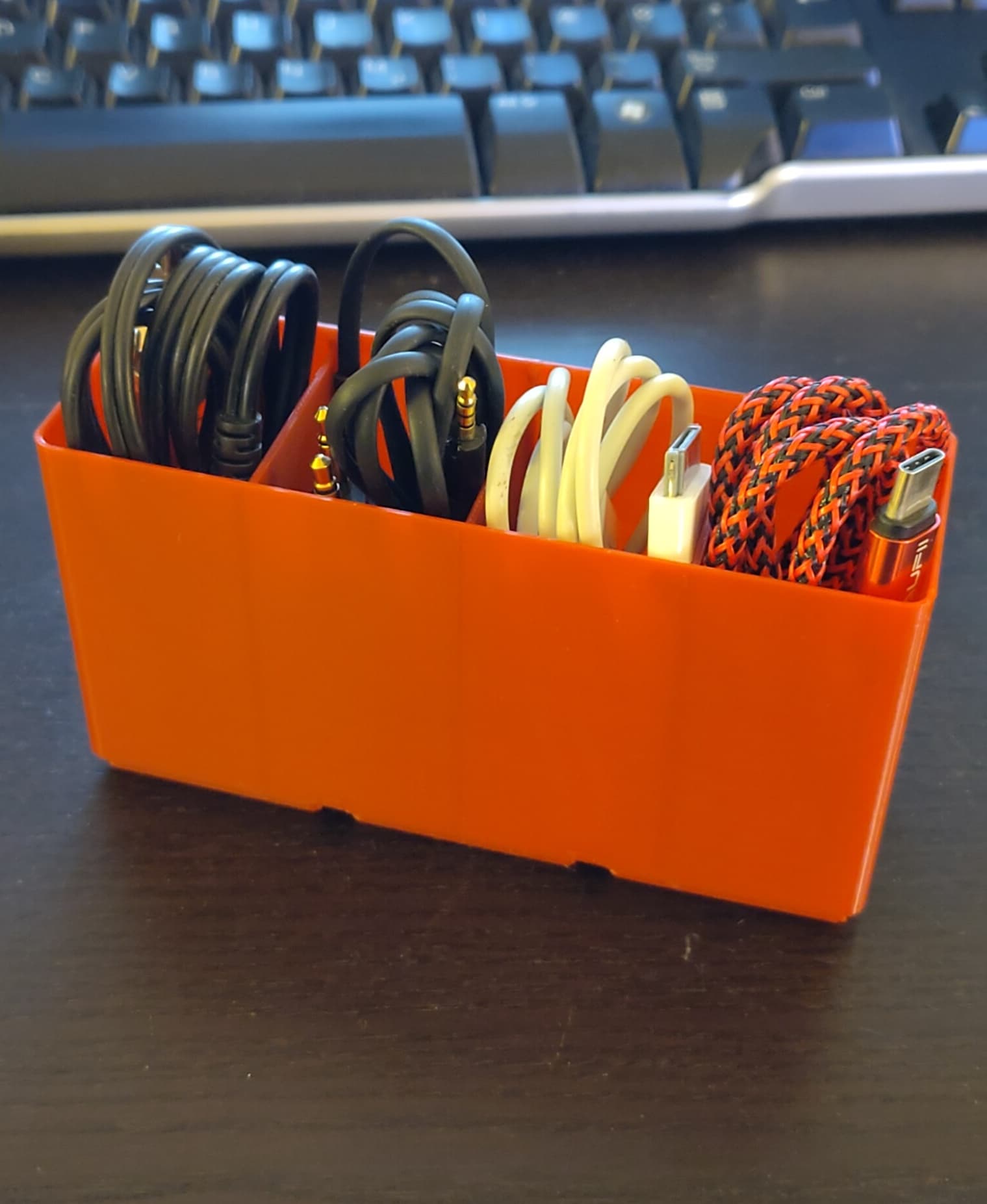 Gridfinity 4 Compartment USB Cable Bin (hollow bottom for space) 3d model