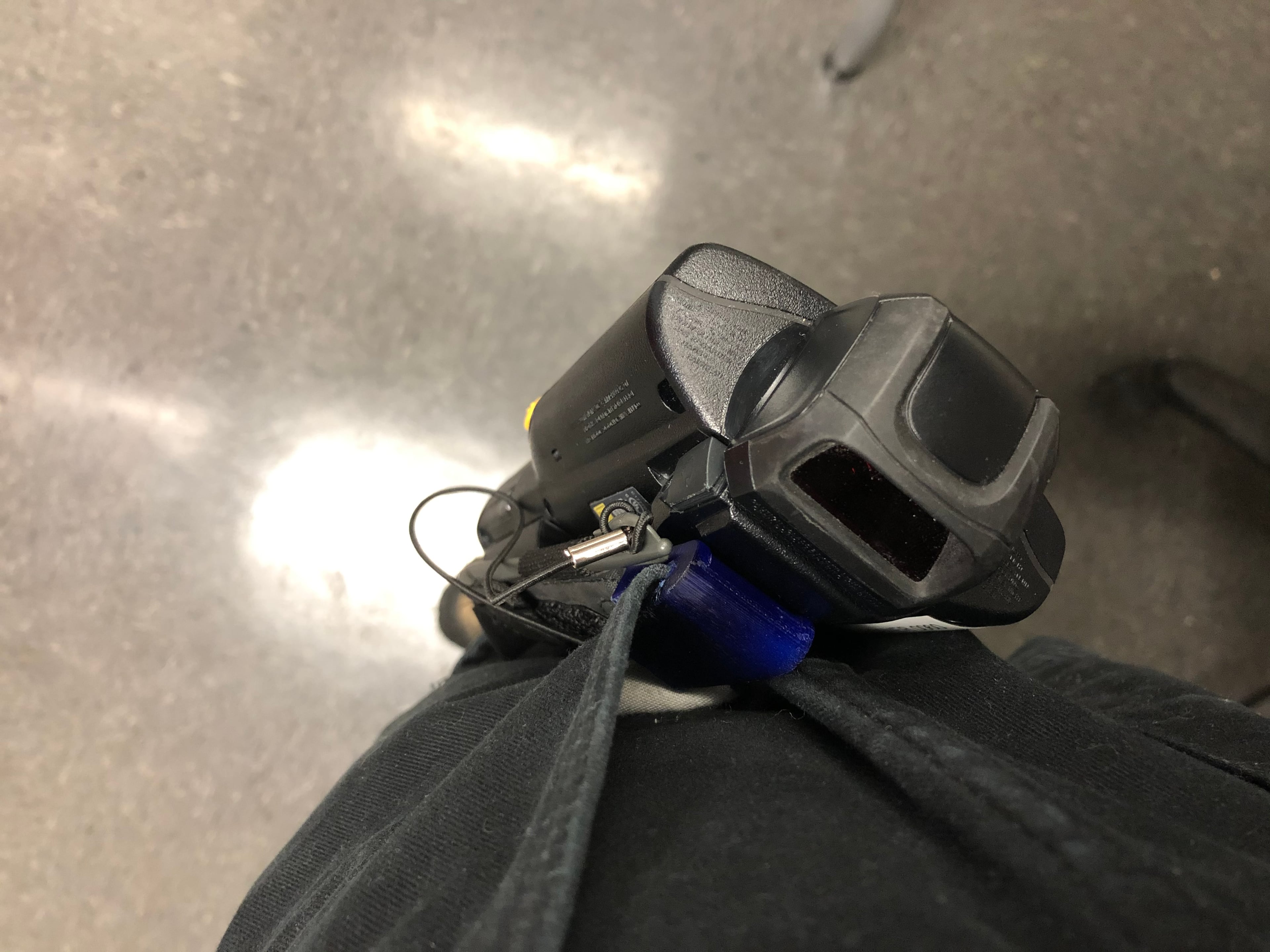 retail scanner hooks 3d model