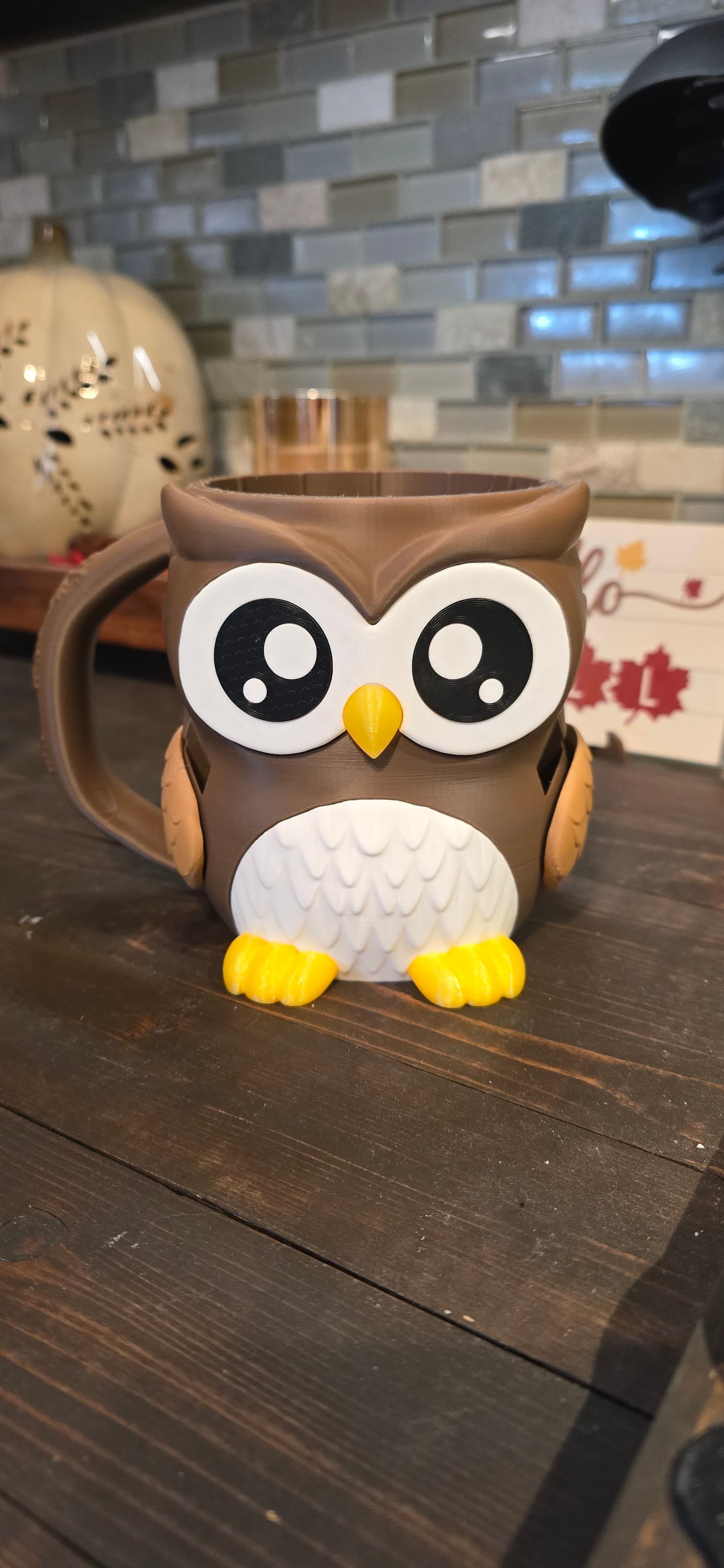 I used Elegoo Cocoa Brown, Elegoo White, Elegoo Black, Polyterra Wood Brown, and Cookiecad Solar Flare. I still need to glue it together but I love it!!