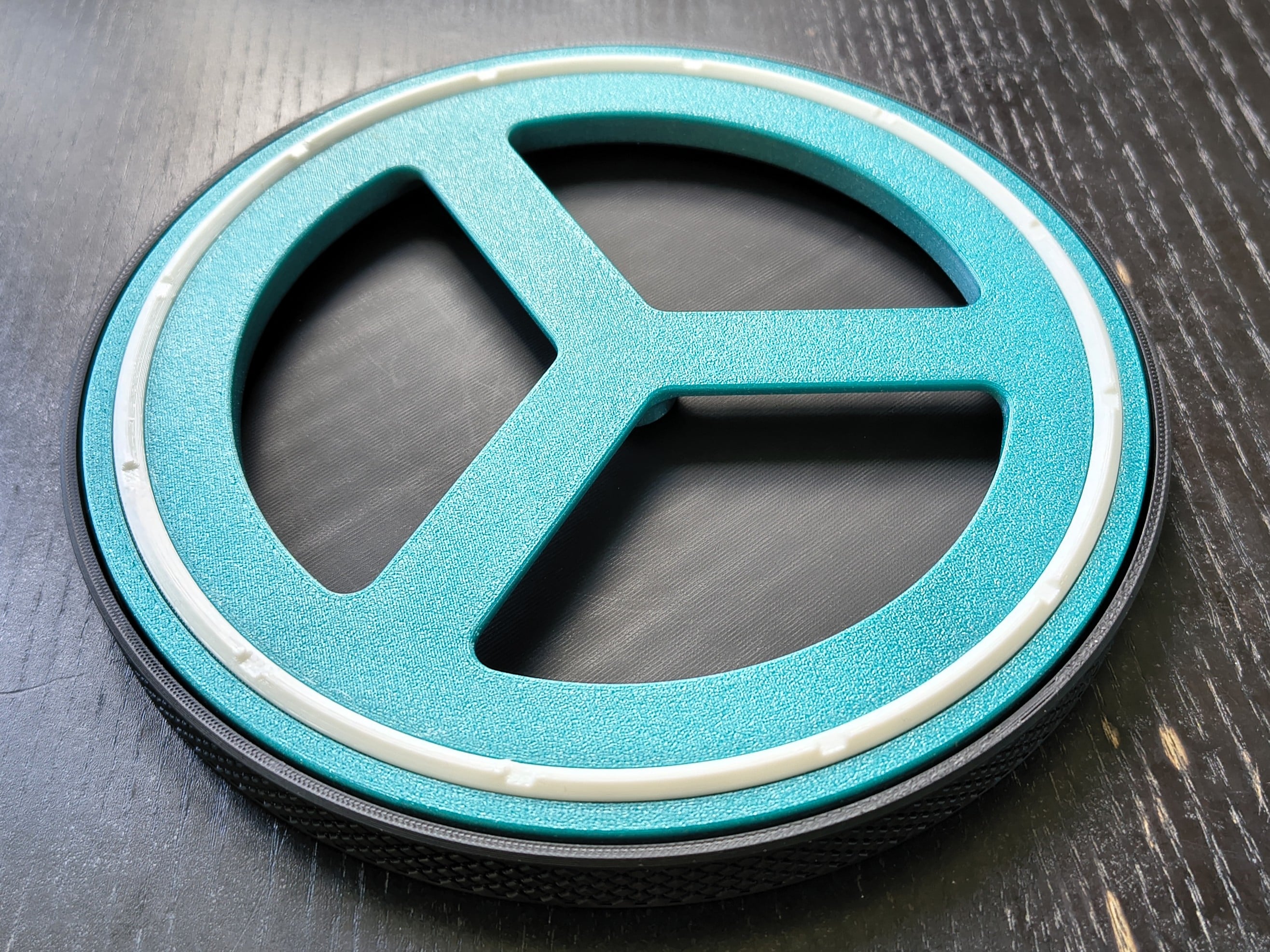 Rotary turntable for scanning 3d model