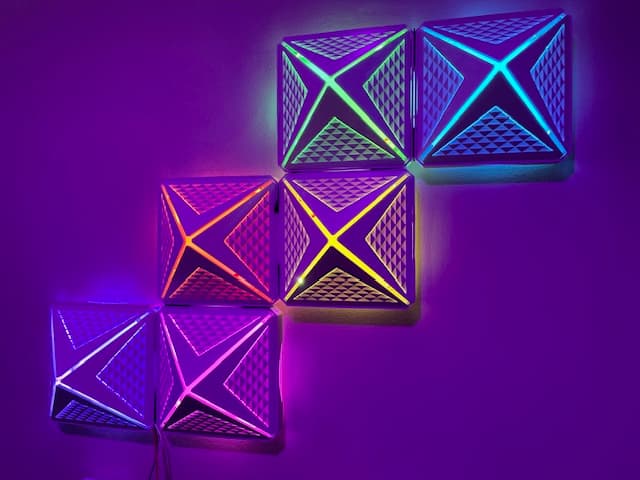 Jano-Leafs 3.0: 3D Printed Wall Mounted LED Panels (Open Pyramidal) 3d model