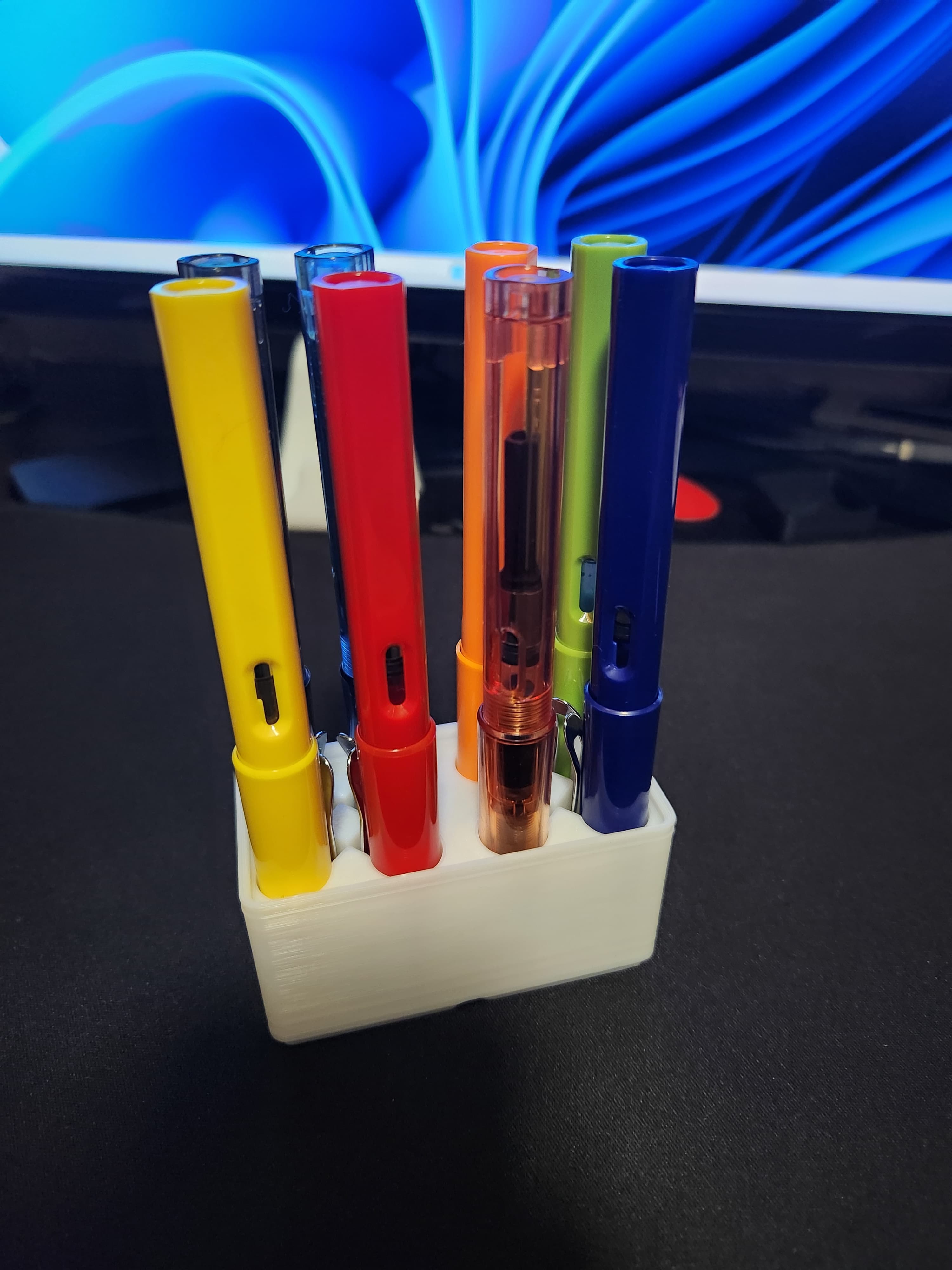 Gridfinity nib-down fountain pen and marker holder 3d model