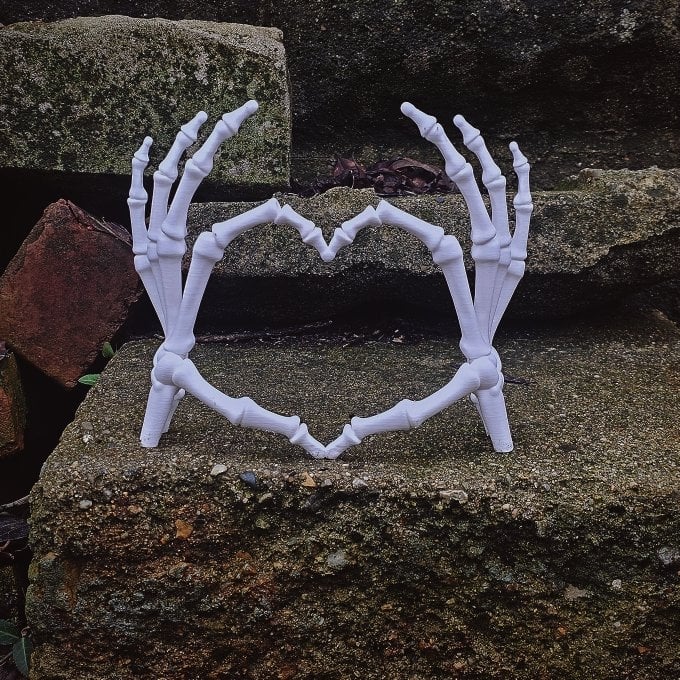 Skeleton Hand Hearts, LoveU2death Short Pretzel Prints 3d model