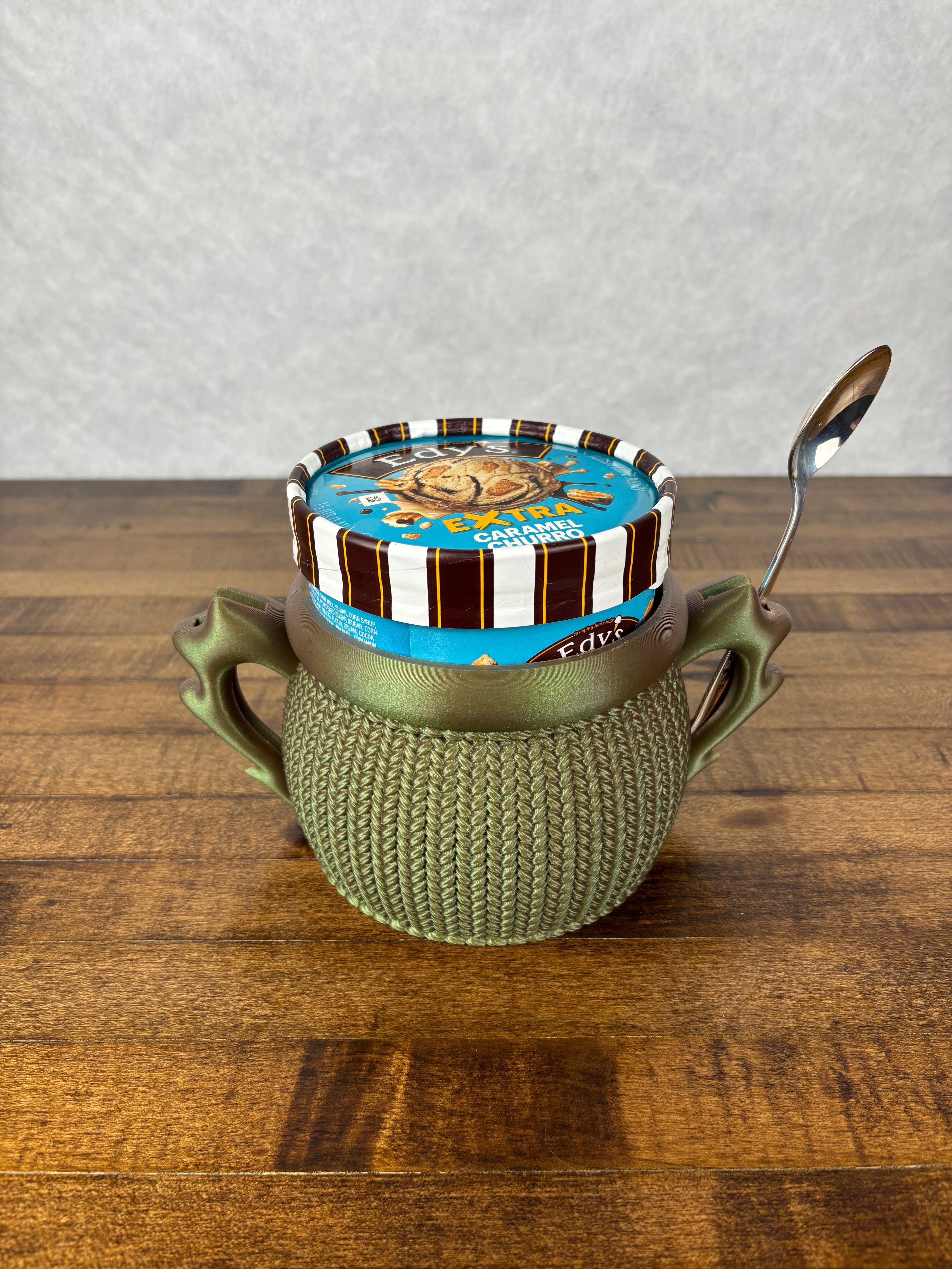 Knitted Pot with Handles 3d model