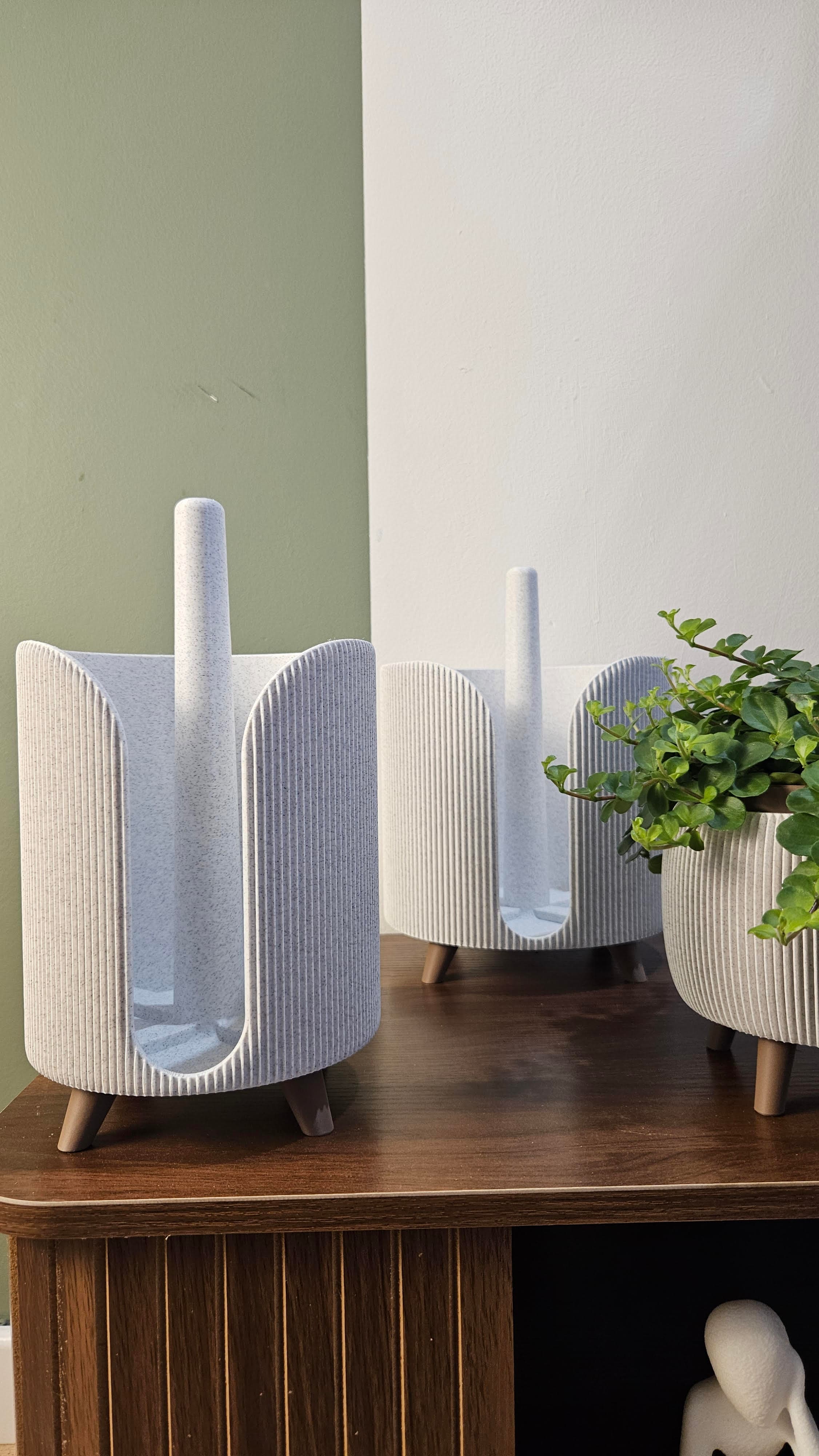 Printed both versions and they are stunning! used bambu pl marble and polyterra dark brow for the legs