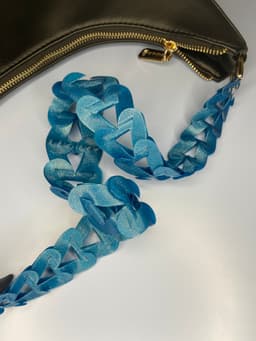 Replace Your Boring Bag Strap – Modular 3D-Printed Heart Strap 3d model