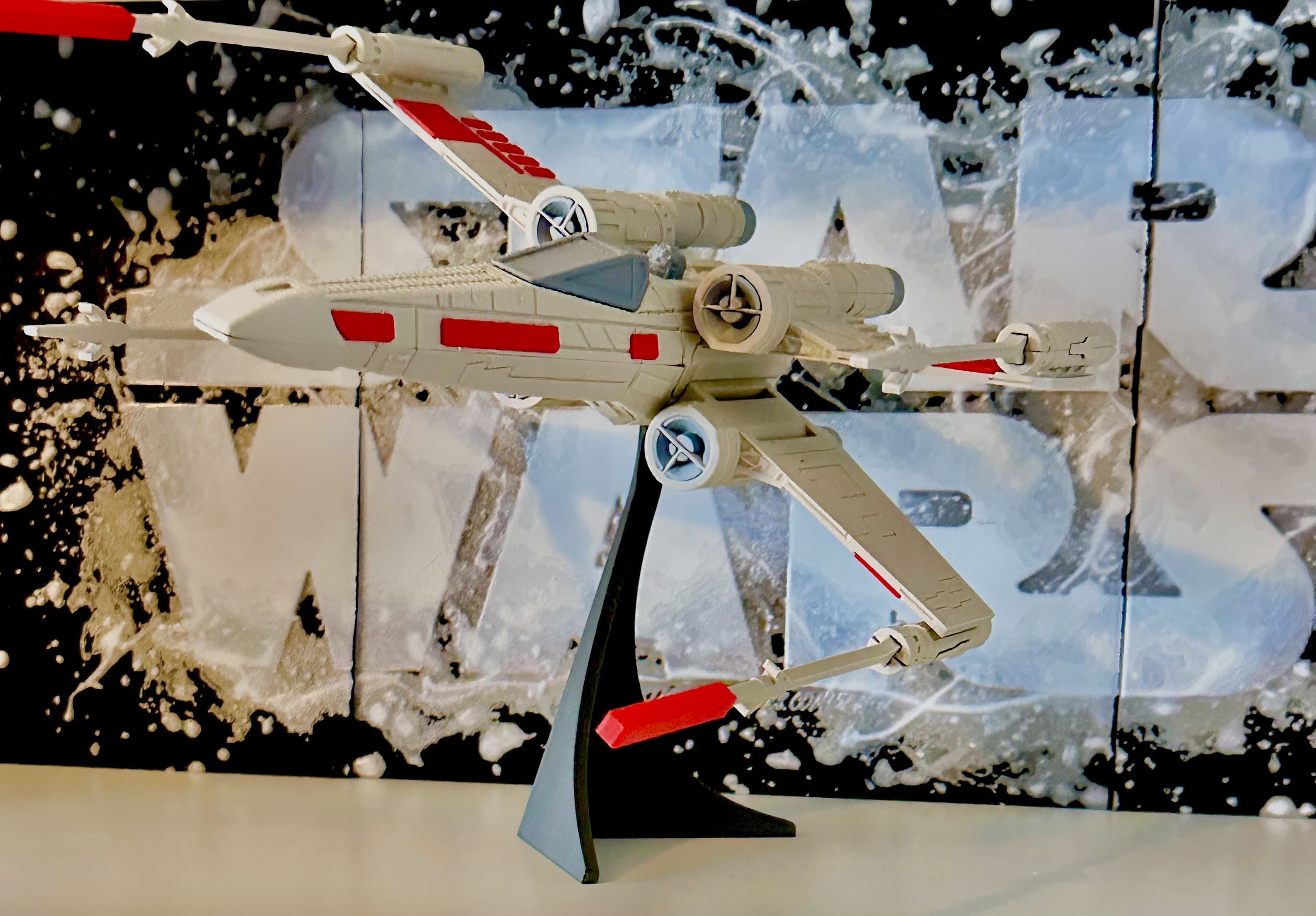 The one that restarted it all. Fly away into the Star Wars universe with this amazing X-Wing model from Kit Kiln