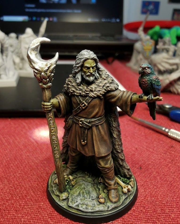 Wizard with parot.3mf 3d model