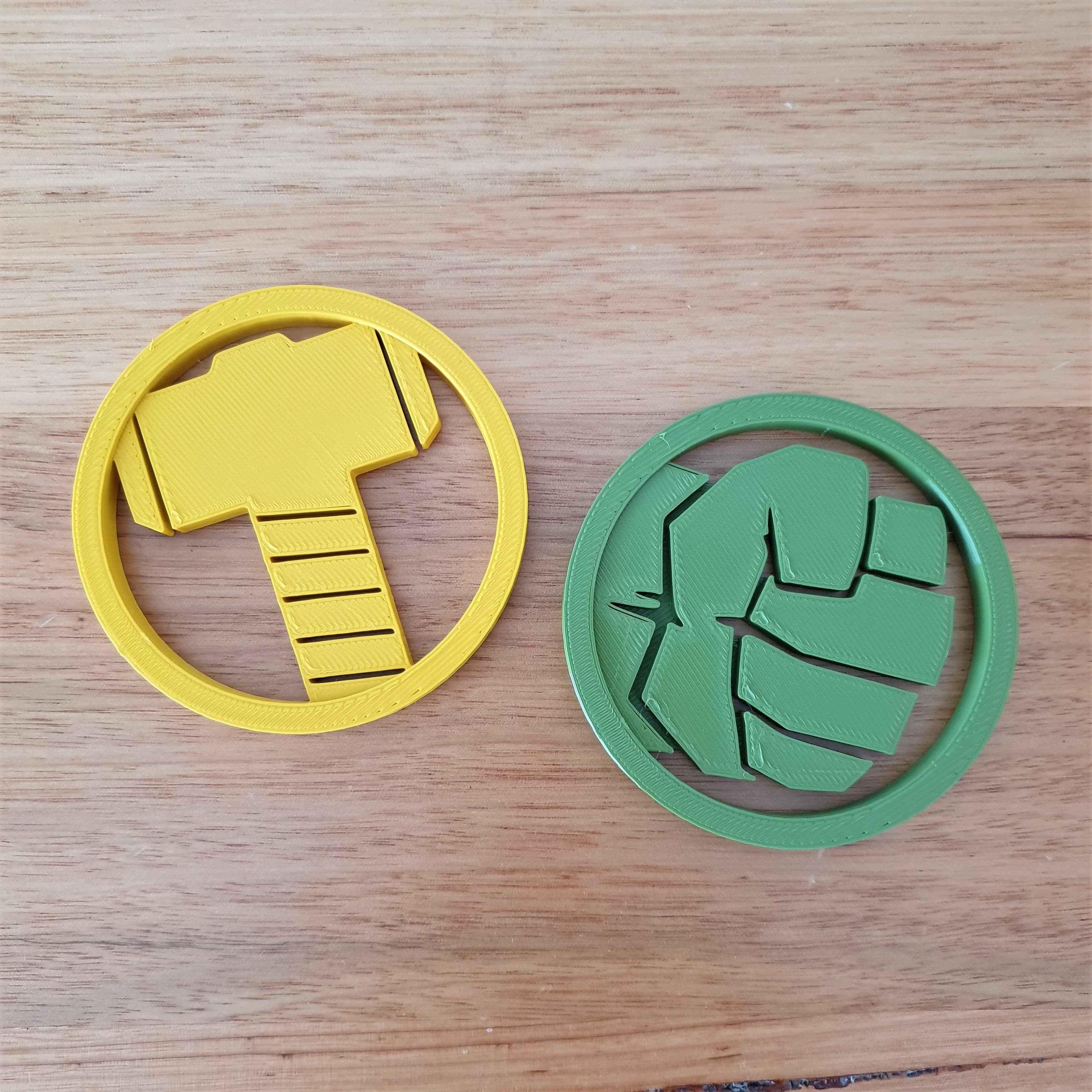 Thor and Hulk Wall Ornaments 3d model