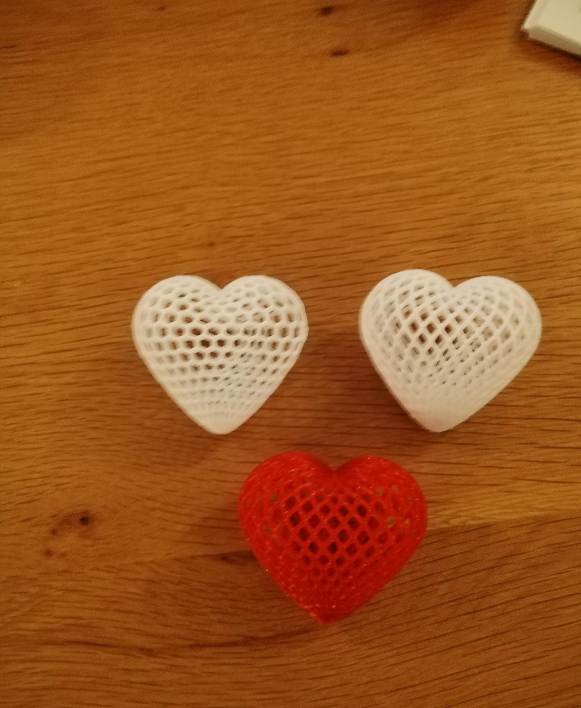 Lattice Hearts - Printed at 100% on an ender 3 v3 se. Only needs supports round the bottom to hold it up. - 3d model