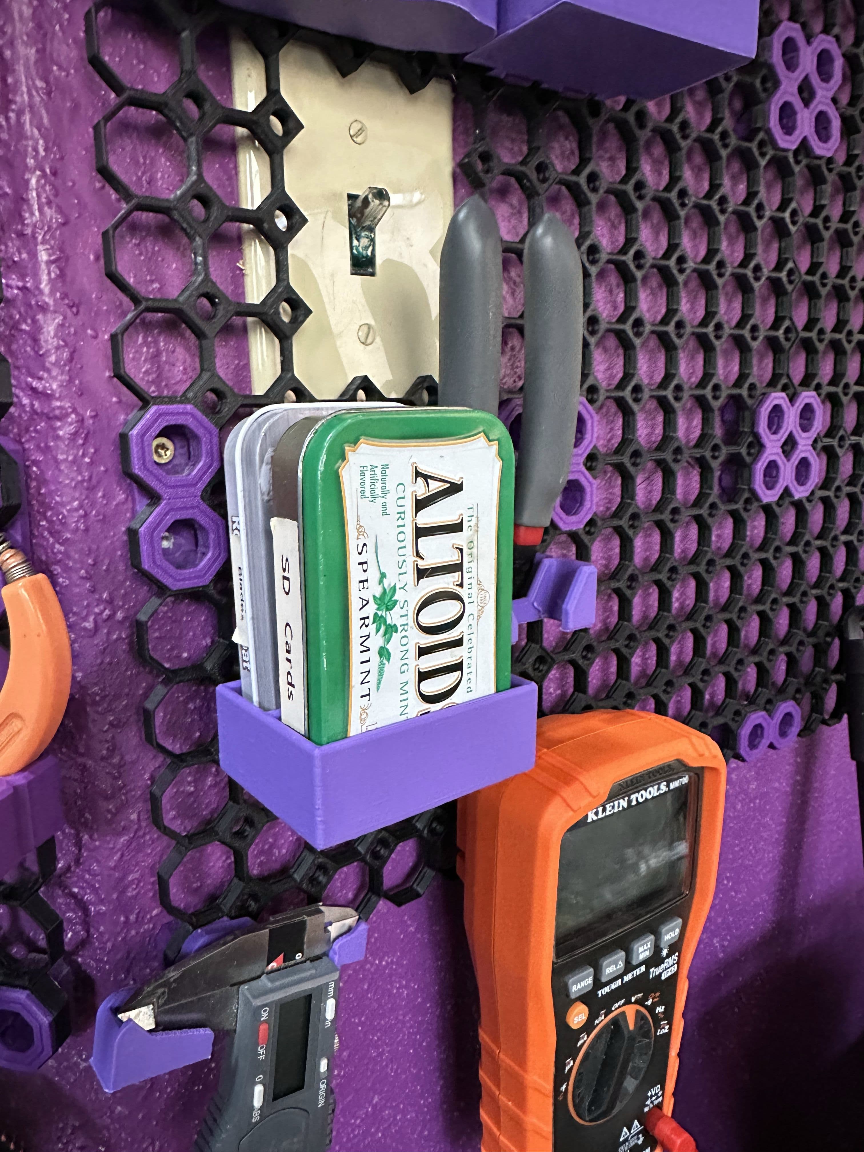 Altoidsâ„¢ Tin Holder for Mutiboard 3d model