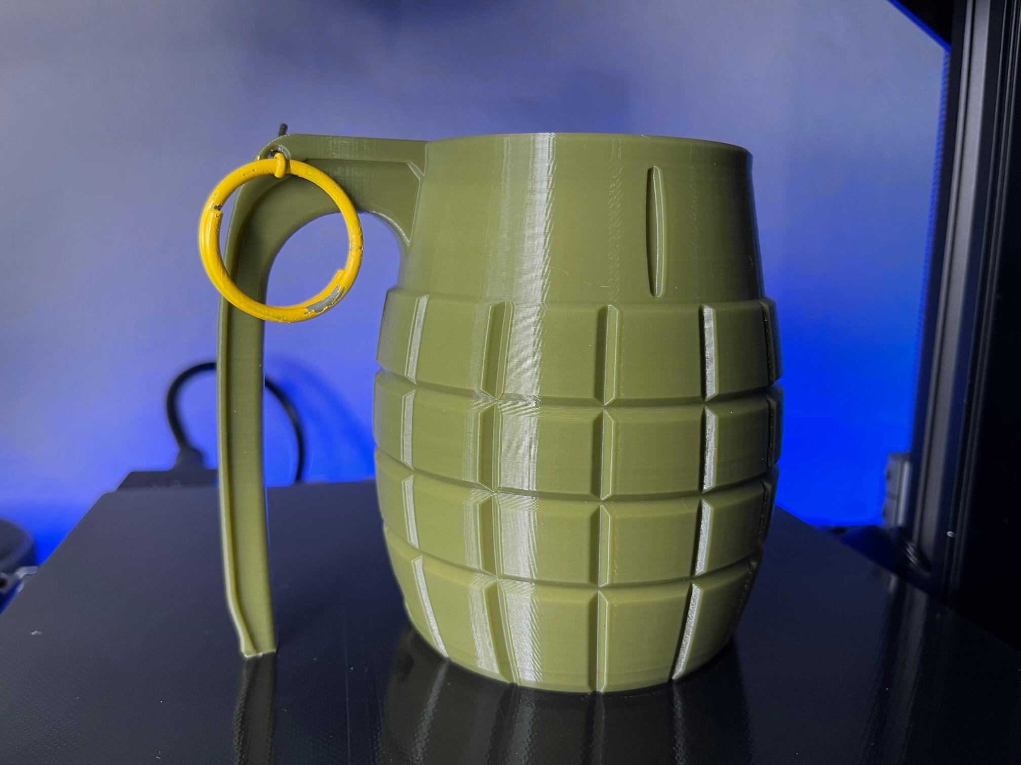 CAN GRENADE! - 12oz Can Cup  - Ender 3 S1
.2mm
15% infill
No Supports
15.5 Hour Print
7 year old MakerBot PLA - (Army Green) - 3d model